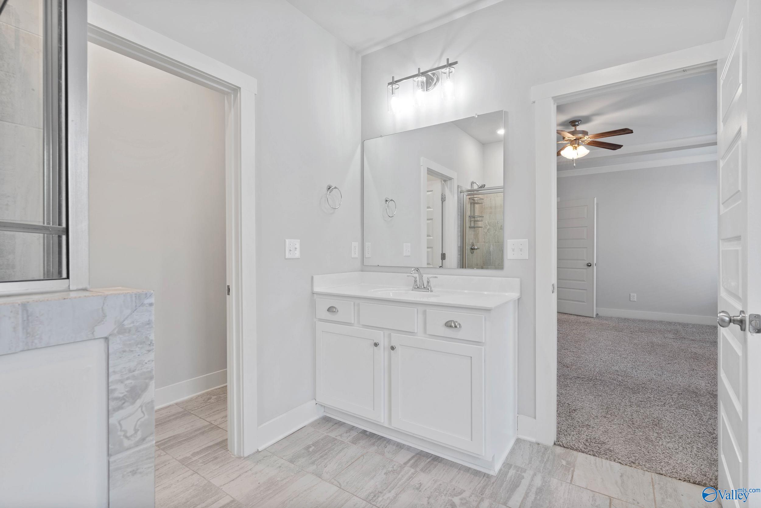 20 Desert Oak Court SW