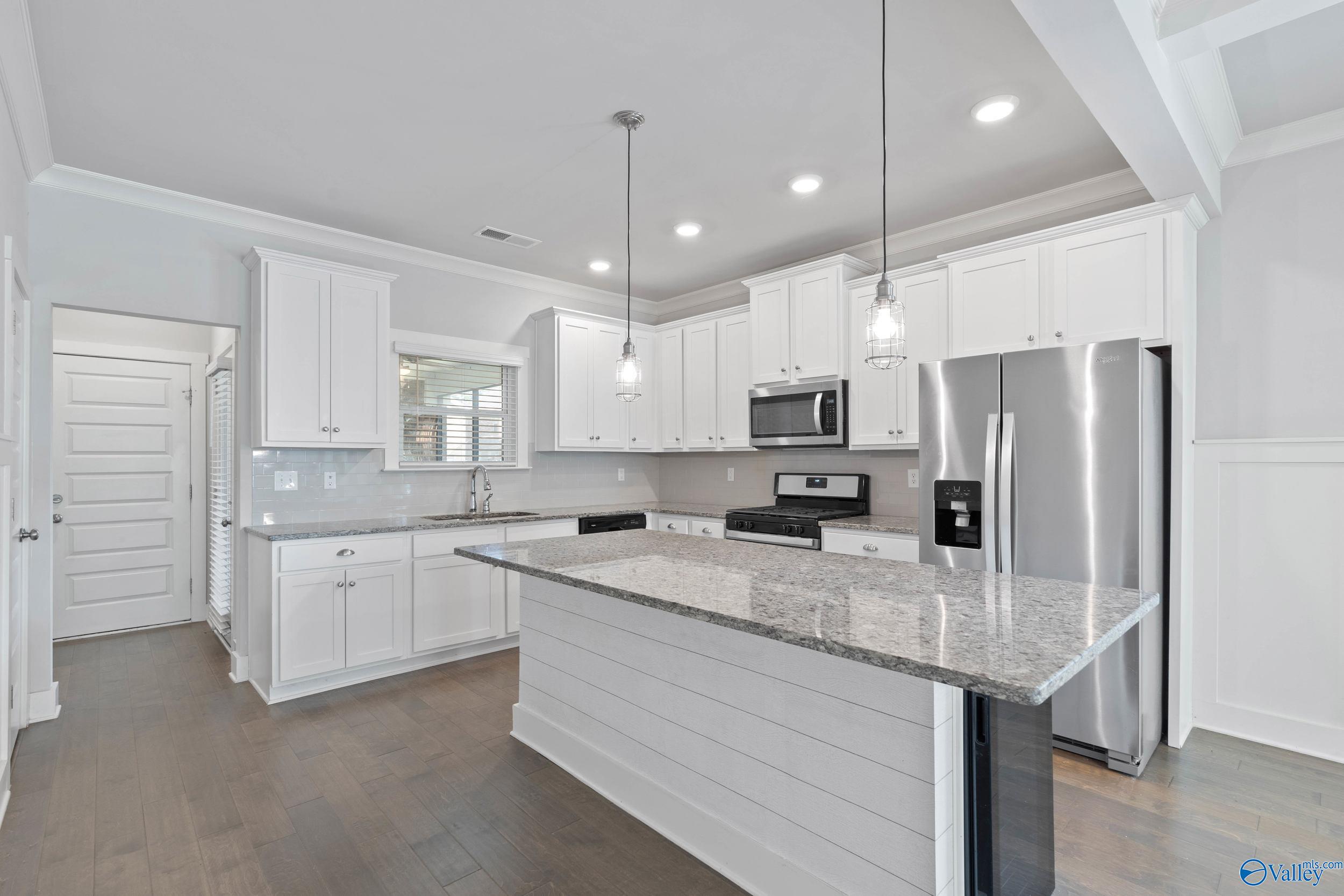 20 Desert Oak Court SW
