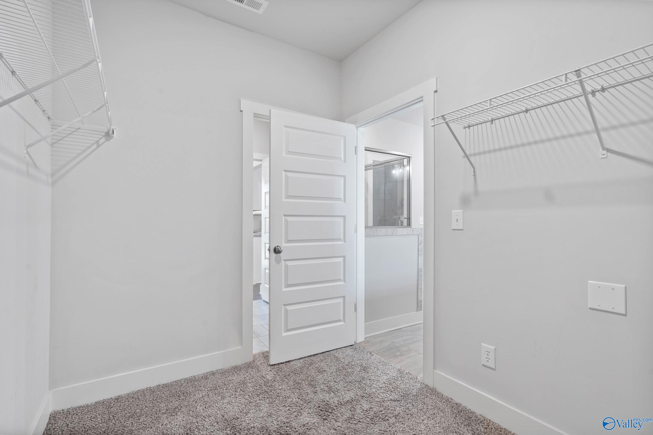 20 Desert Oak Court SW