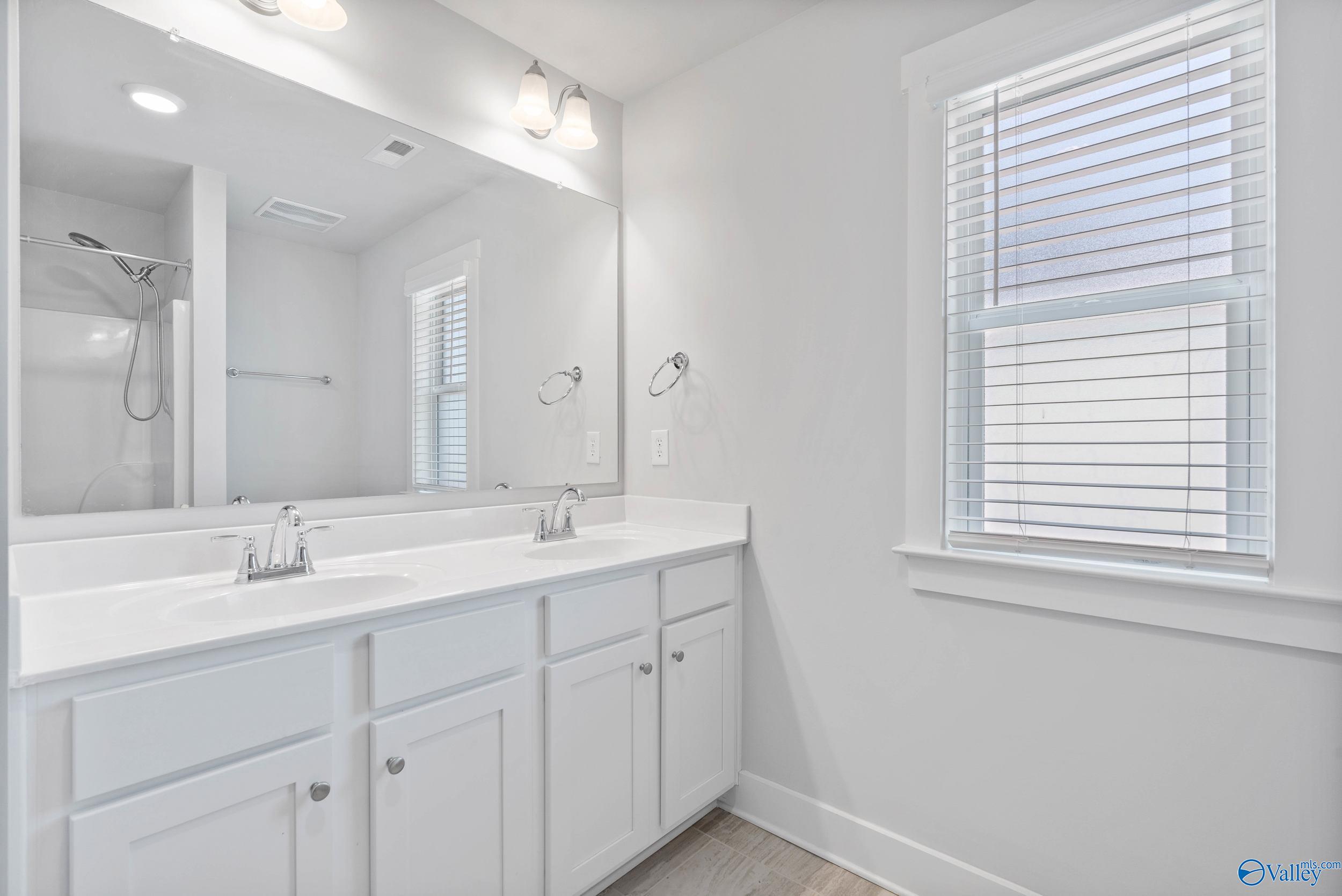20 Desert Oak Court SW