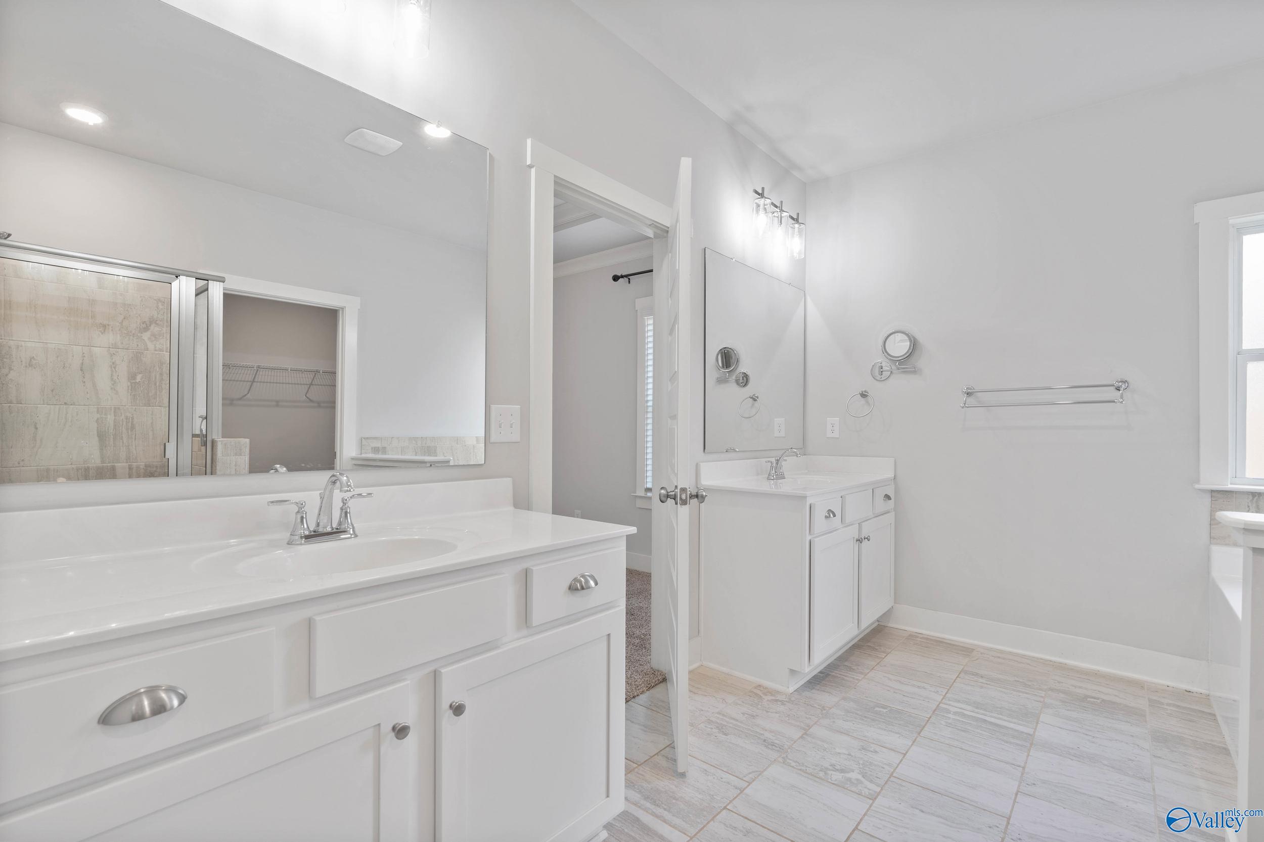 20 Desert Oak Court SW