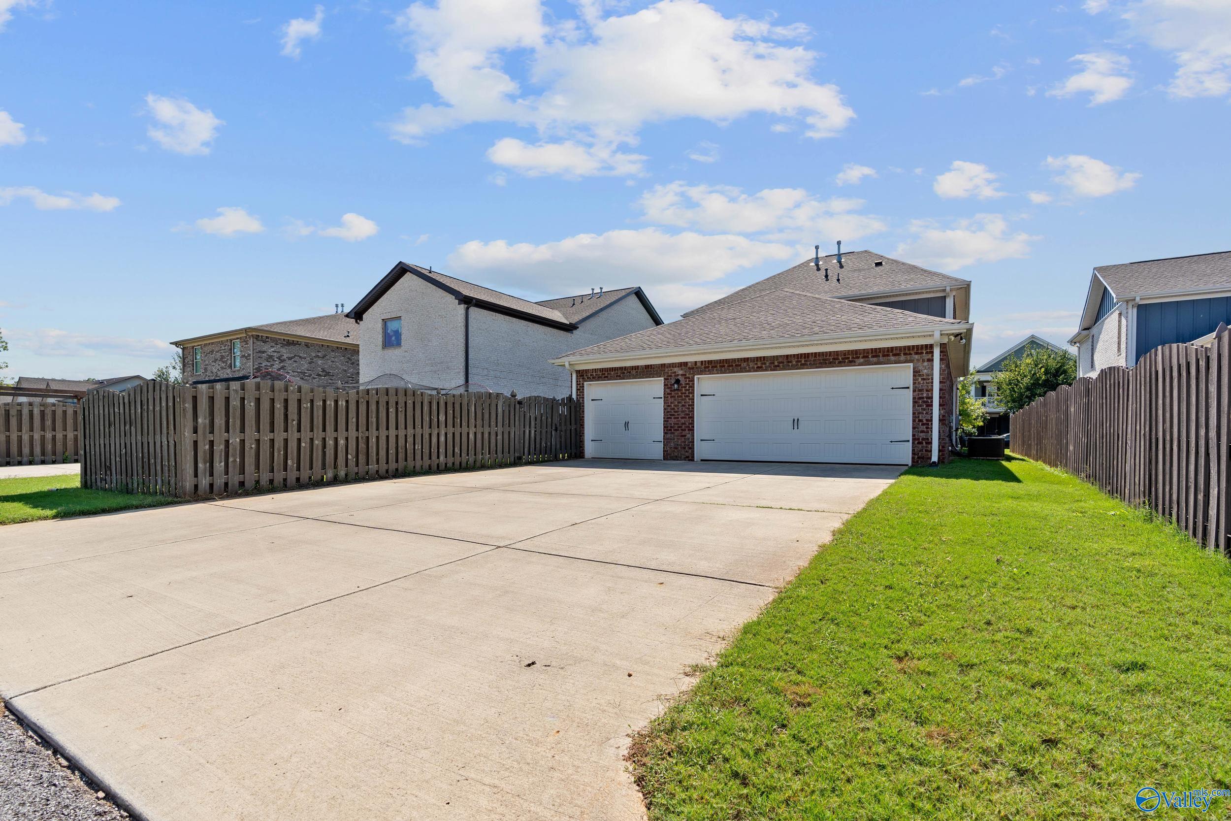 20 Desert Oak Court SW