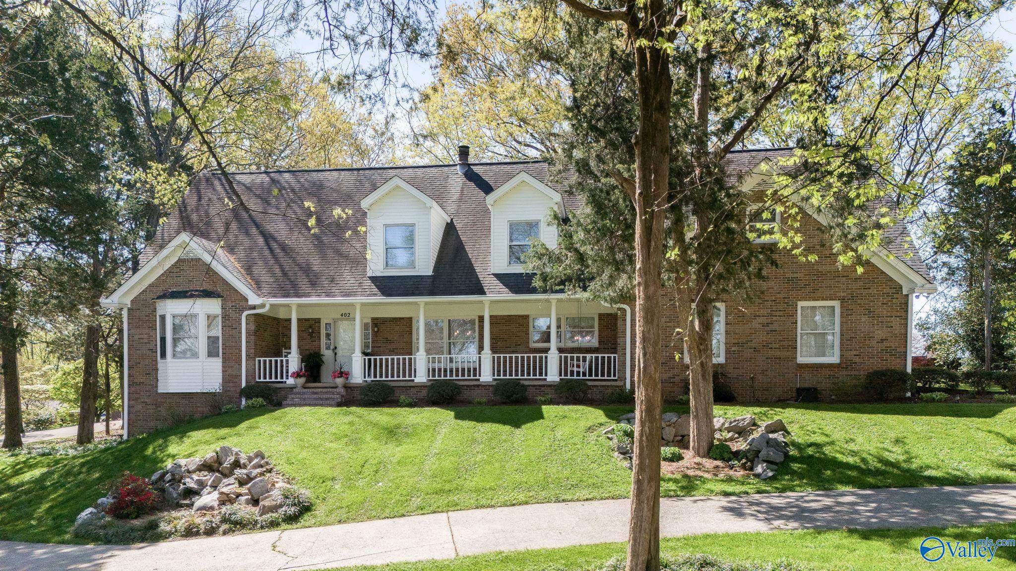 402 Sherwood Drive SE
