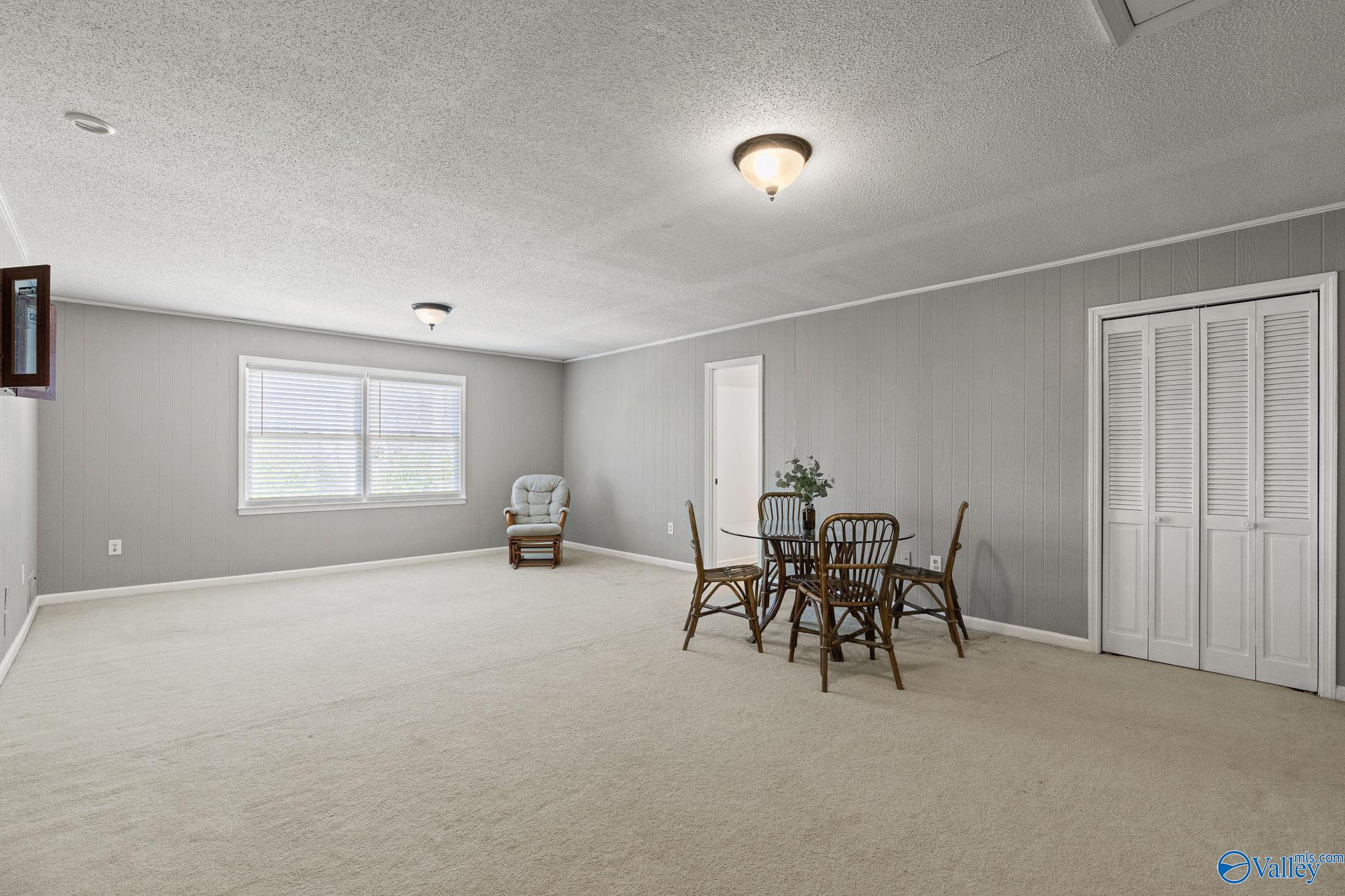 402 Sherwood Drive SE
