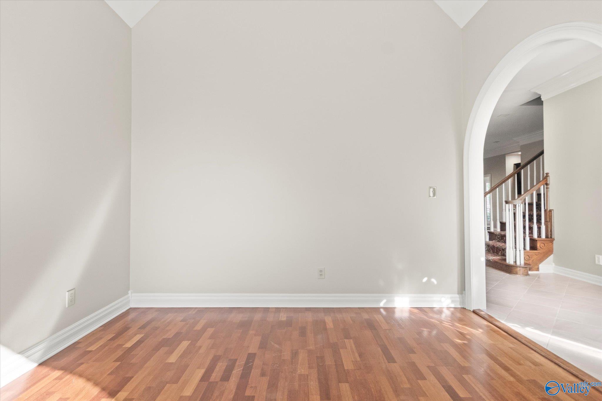 3023 Hampton Cove Way