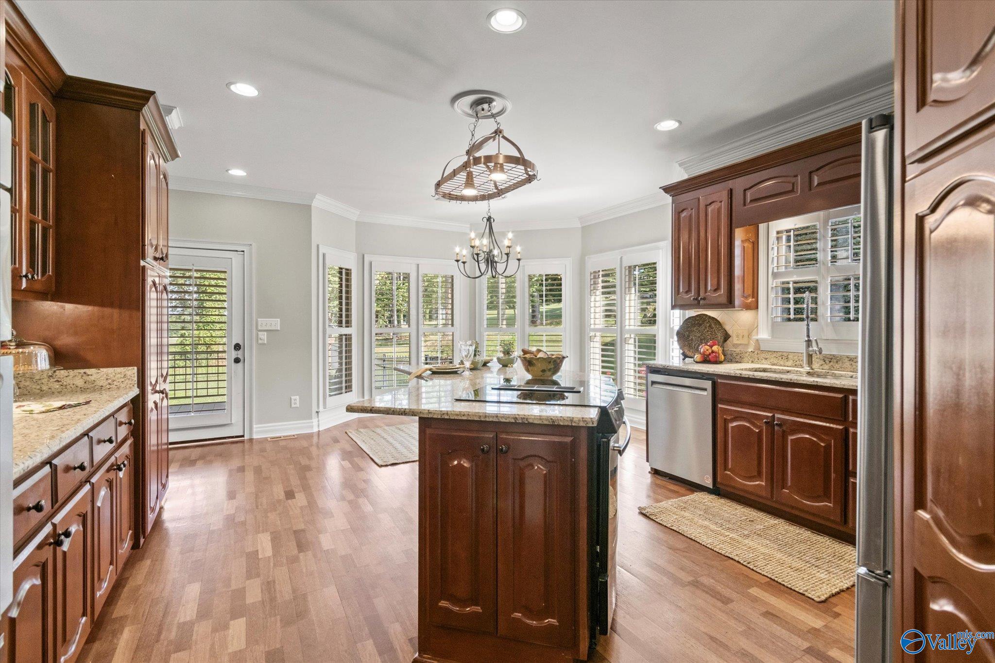 3023 Hampton Cove Way
