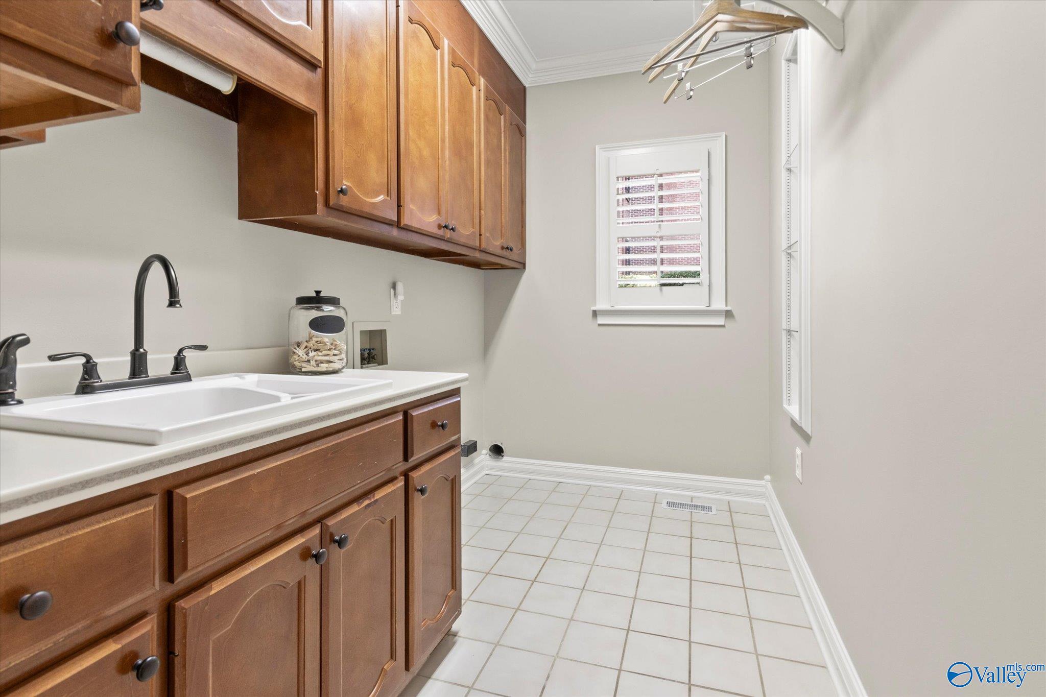 3023 Hampton Cove Way