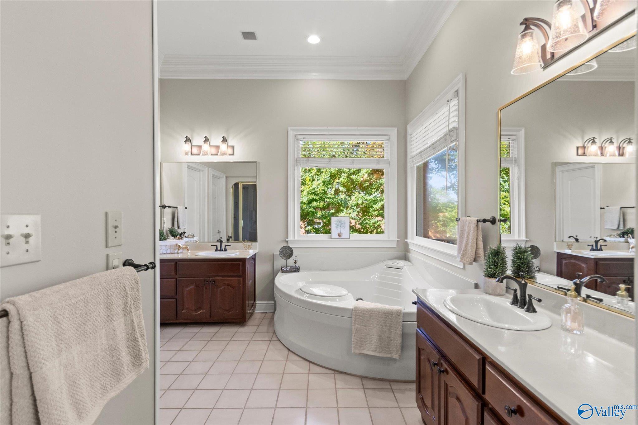3023 Hampton Cove Way