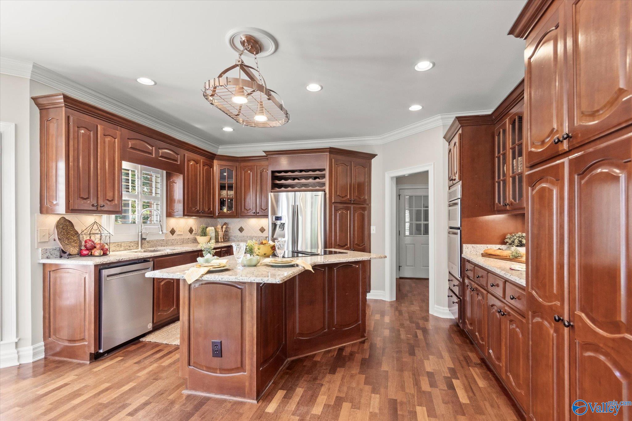 3023 Hampton Cove Way