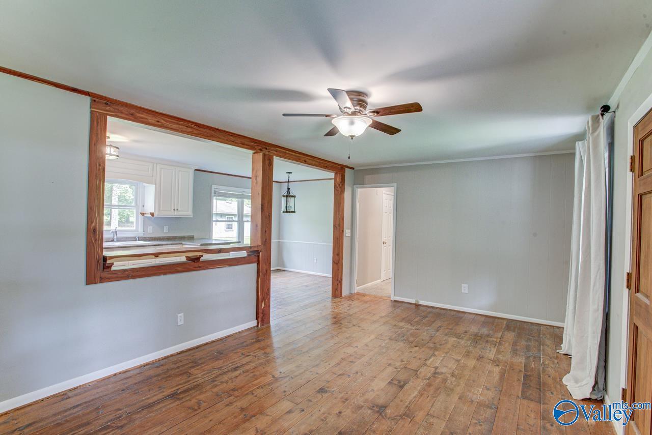 409 Knotty Walls Road SE