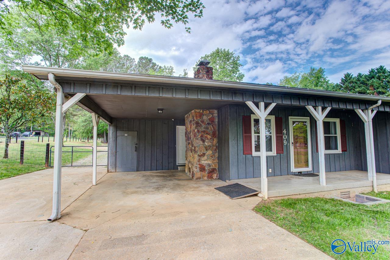 409 Knotty Walls Road SE
