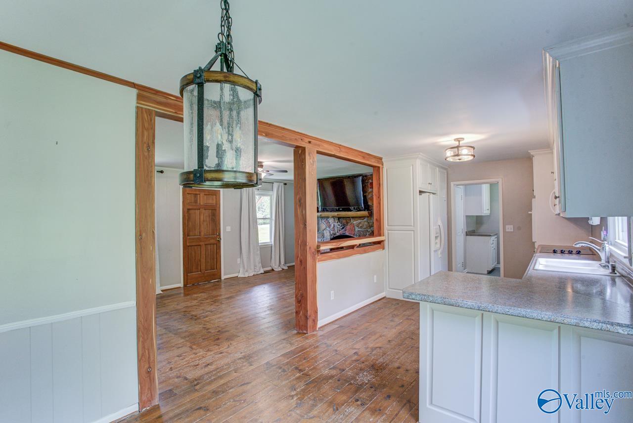 409 Knotty Walls Road SE