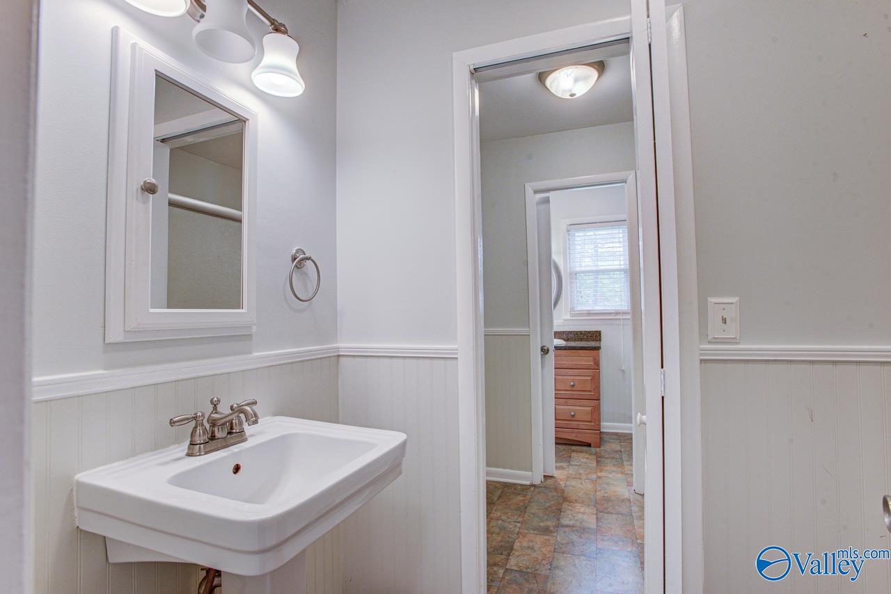 409 Knotty Walls Road SE