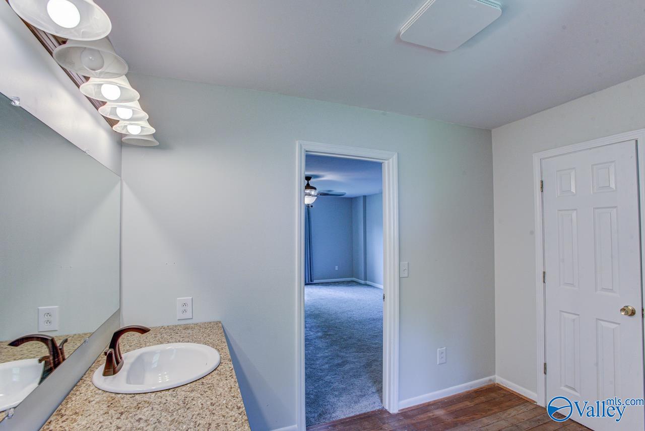 409 Knotty Walls Road SE
