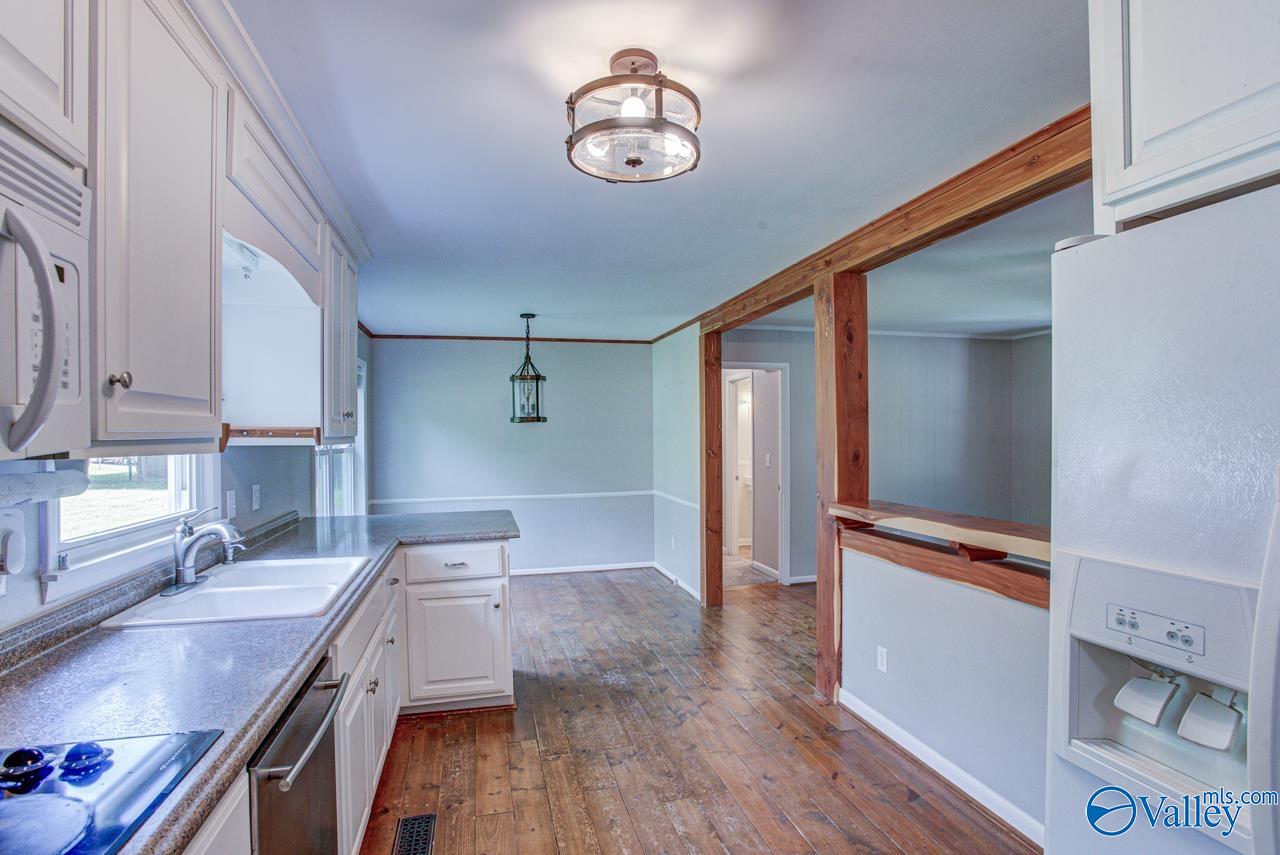 409 Knotty Walls Road SE