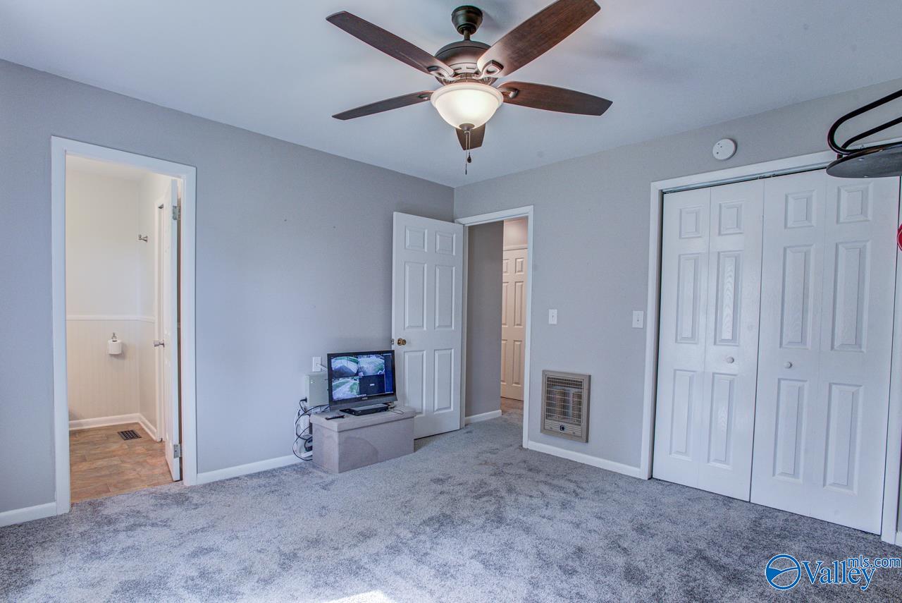 409 Knotty Walls Road SE