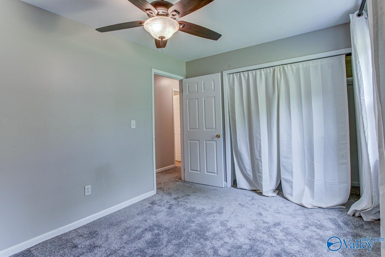 409 Knotty Walls Road SE