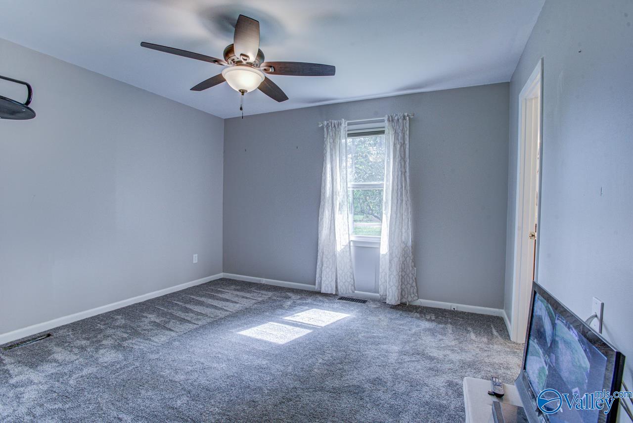 409 Knotty Walls Road SE