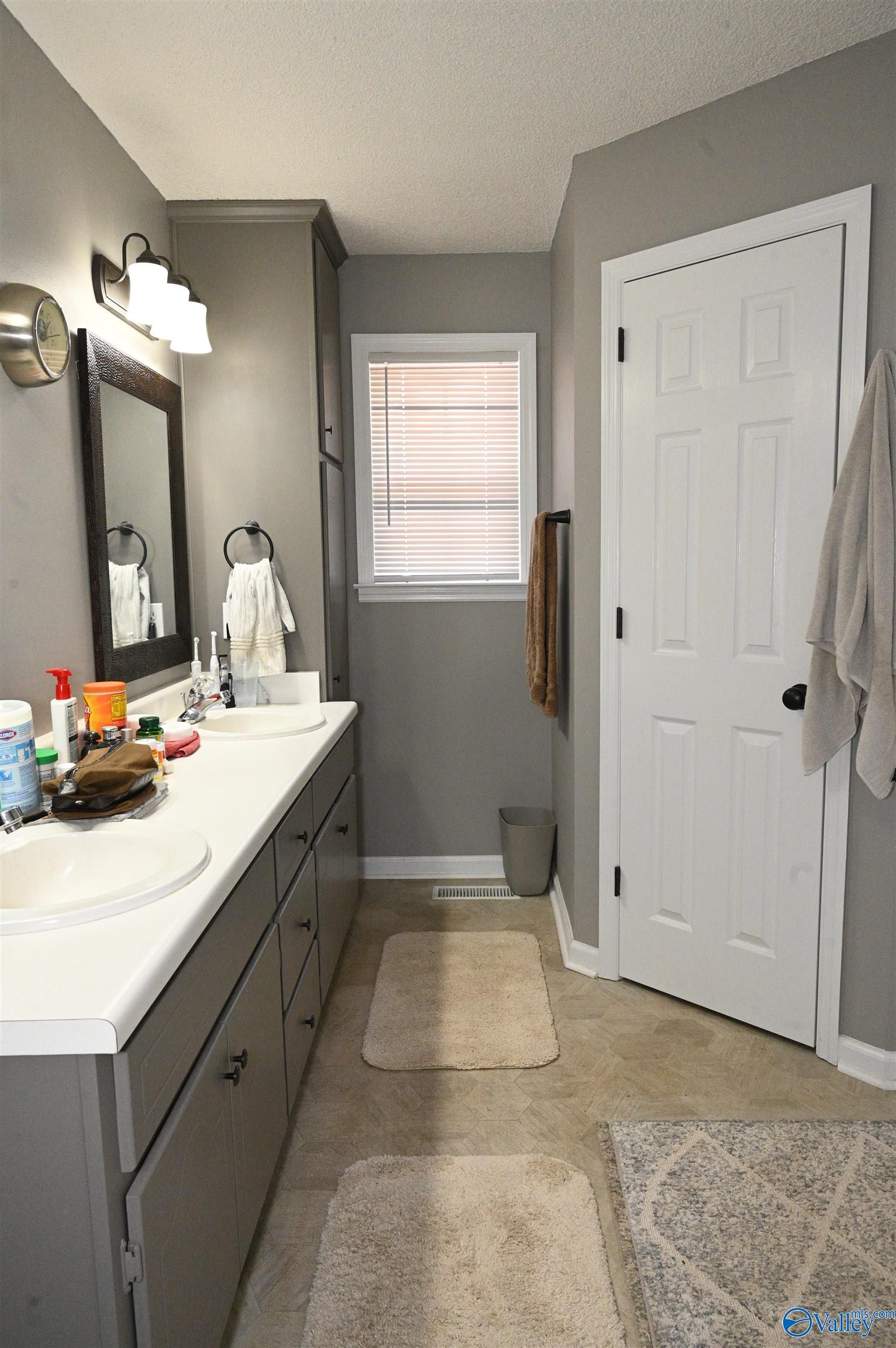 207 Vintage Point Circle
