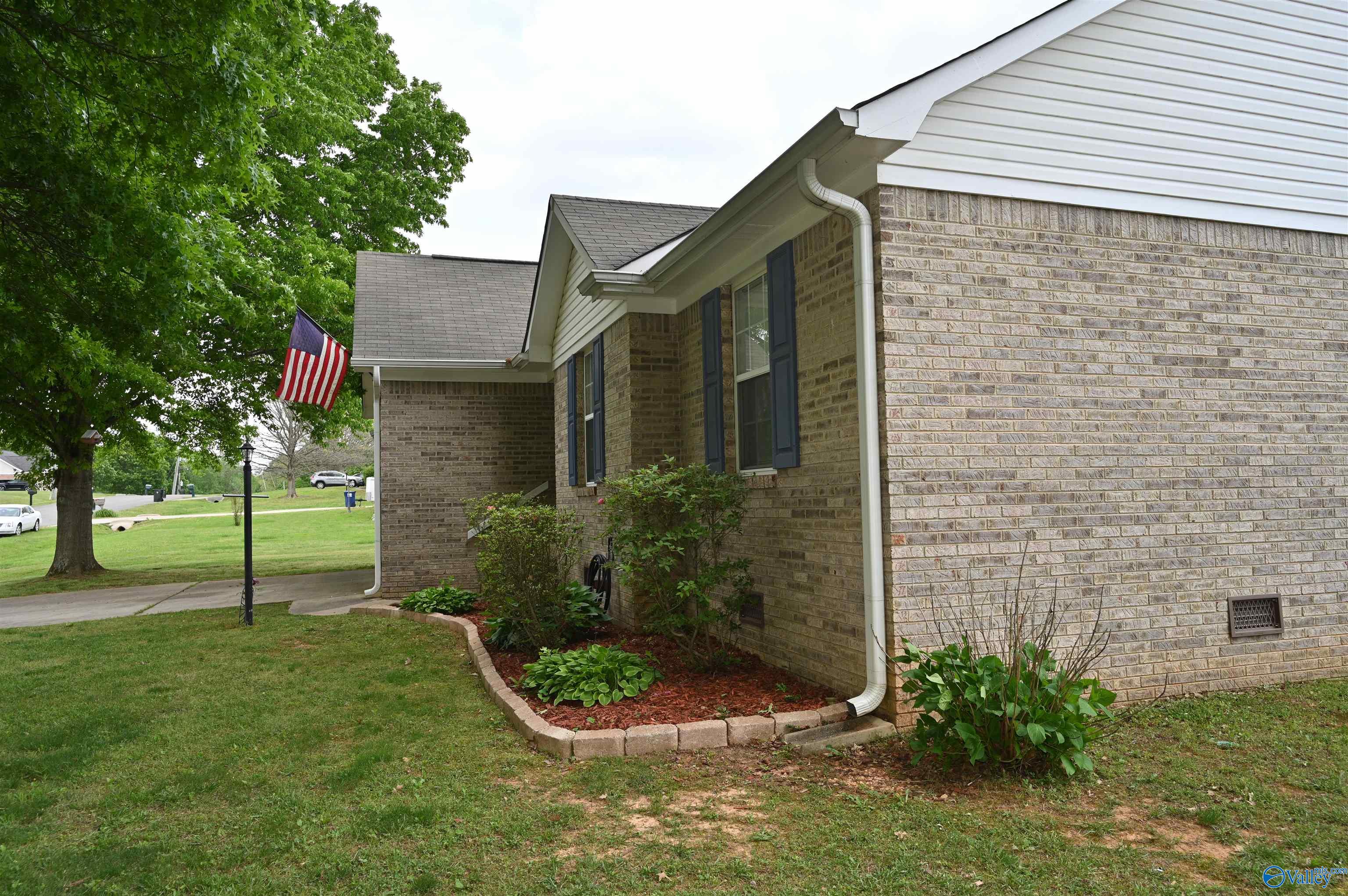 207 Vintage Point Circle