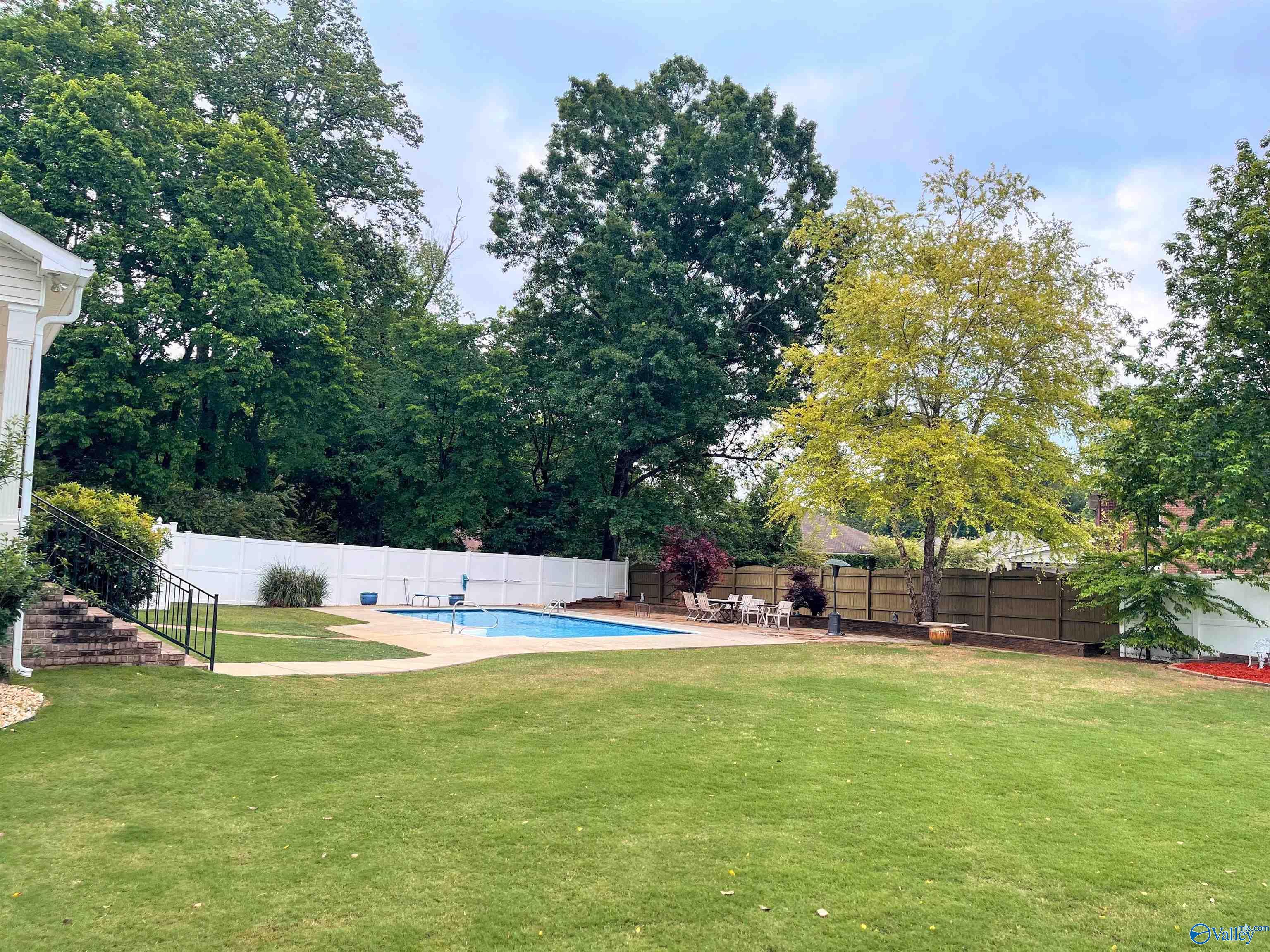 144 Heatherwood Drive