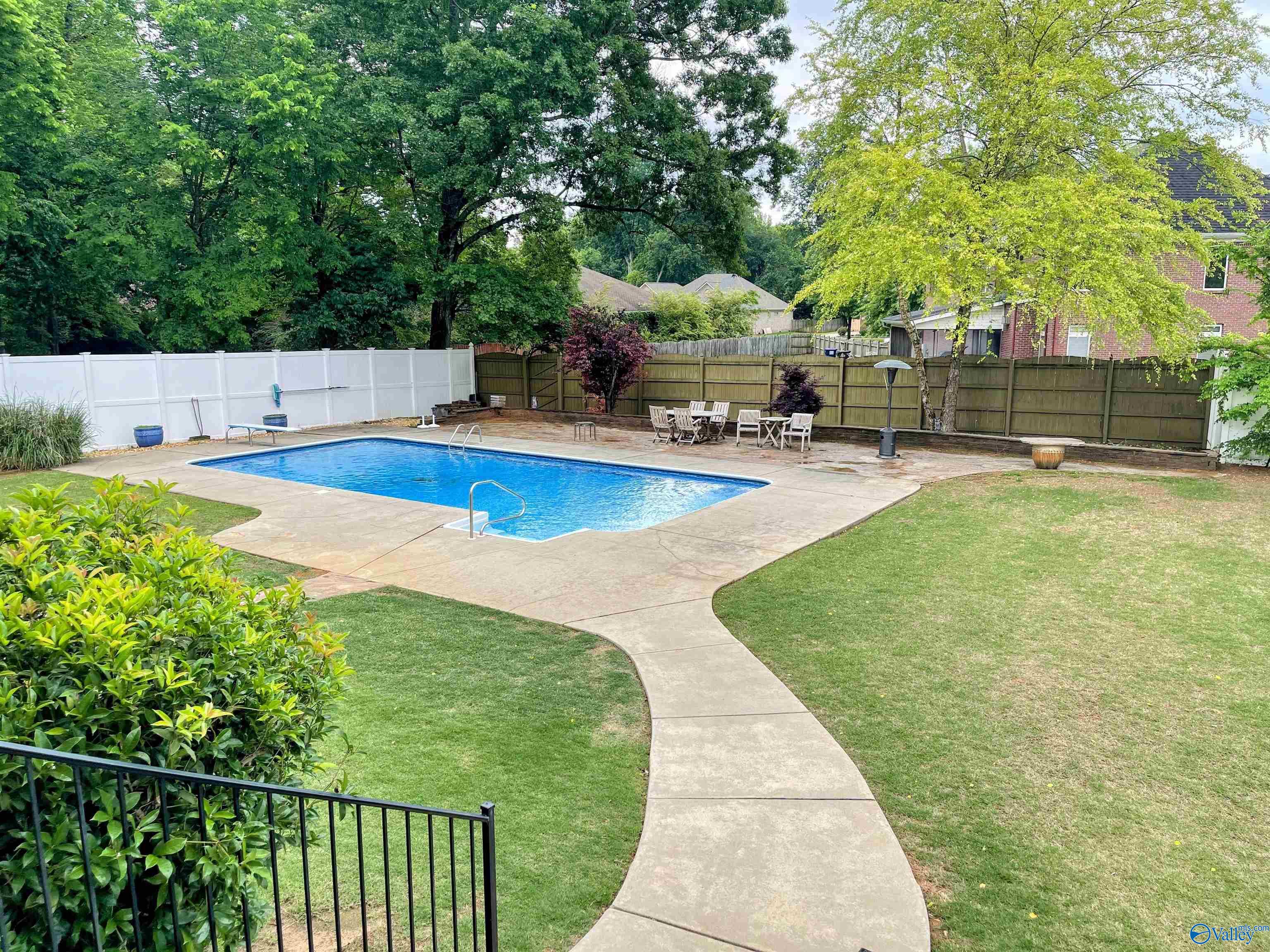 144 Heatherwood Drive