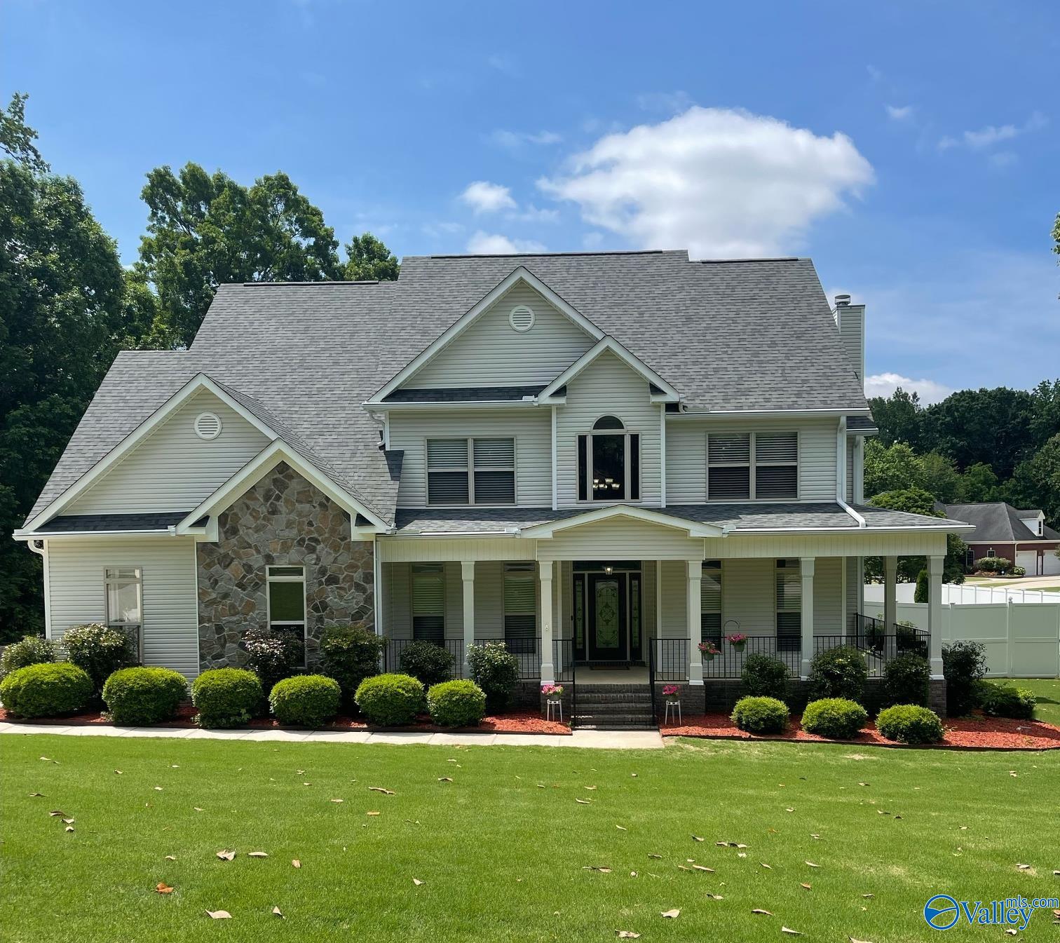 144 Heatherwood Drive