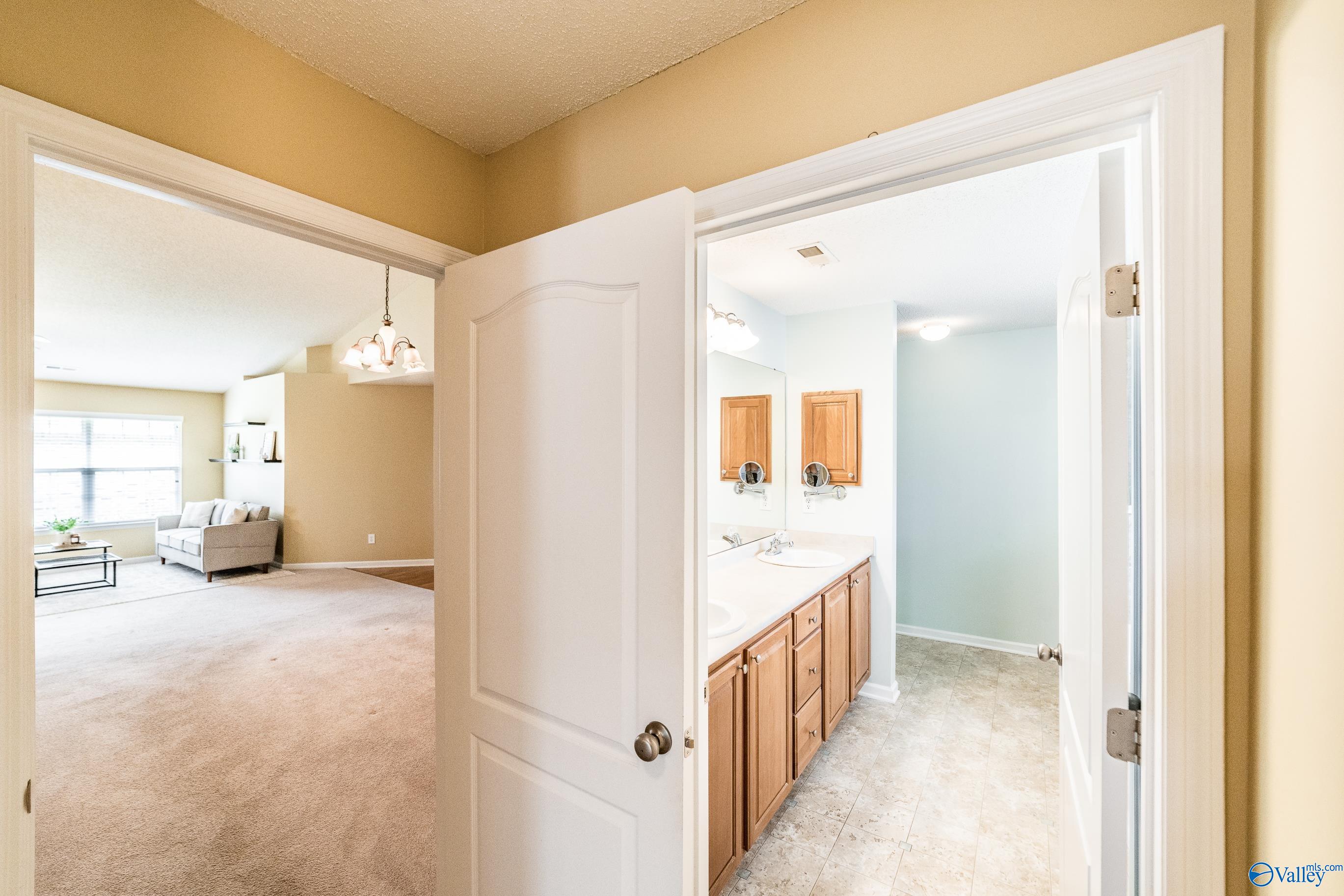 112 Acacia Trail Drive