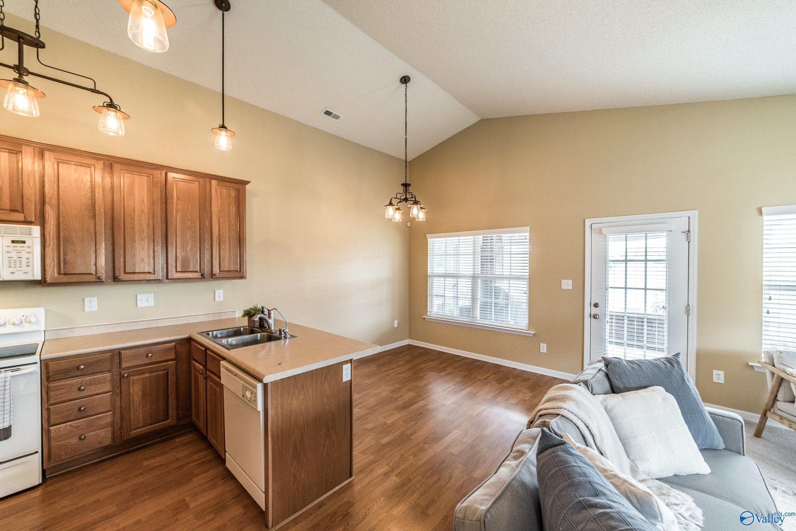 112 Acacia Trail Drive