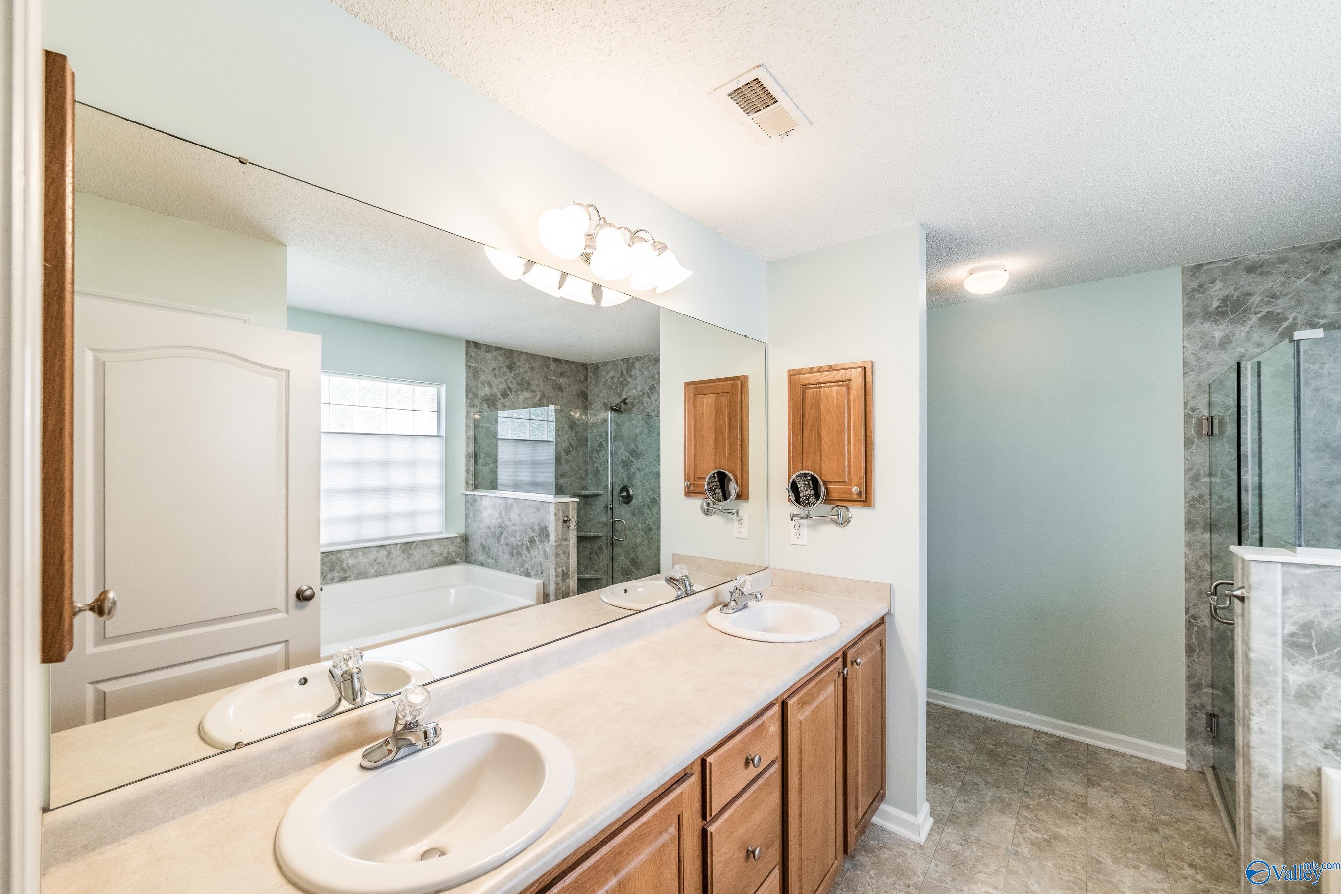 112 Acacia Trail Drive