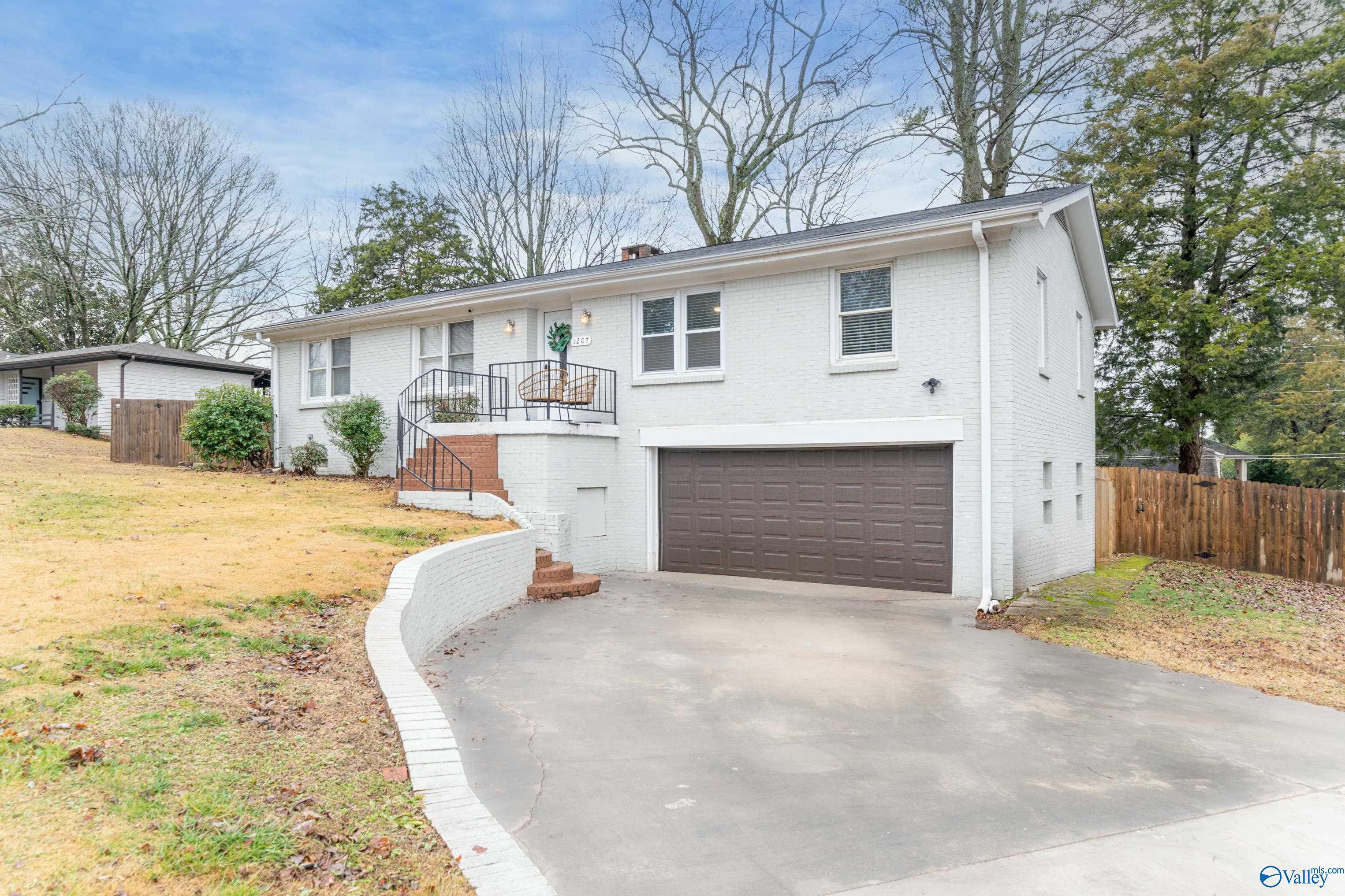 1207 Woodall Lane