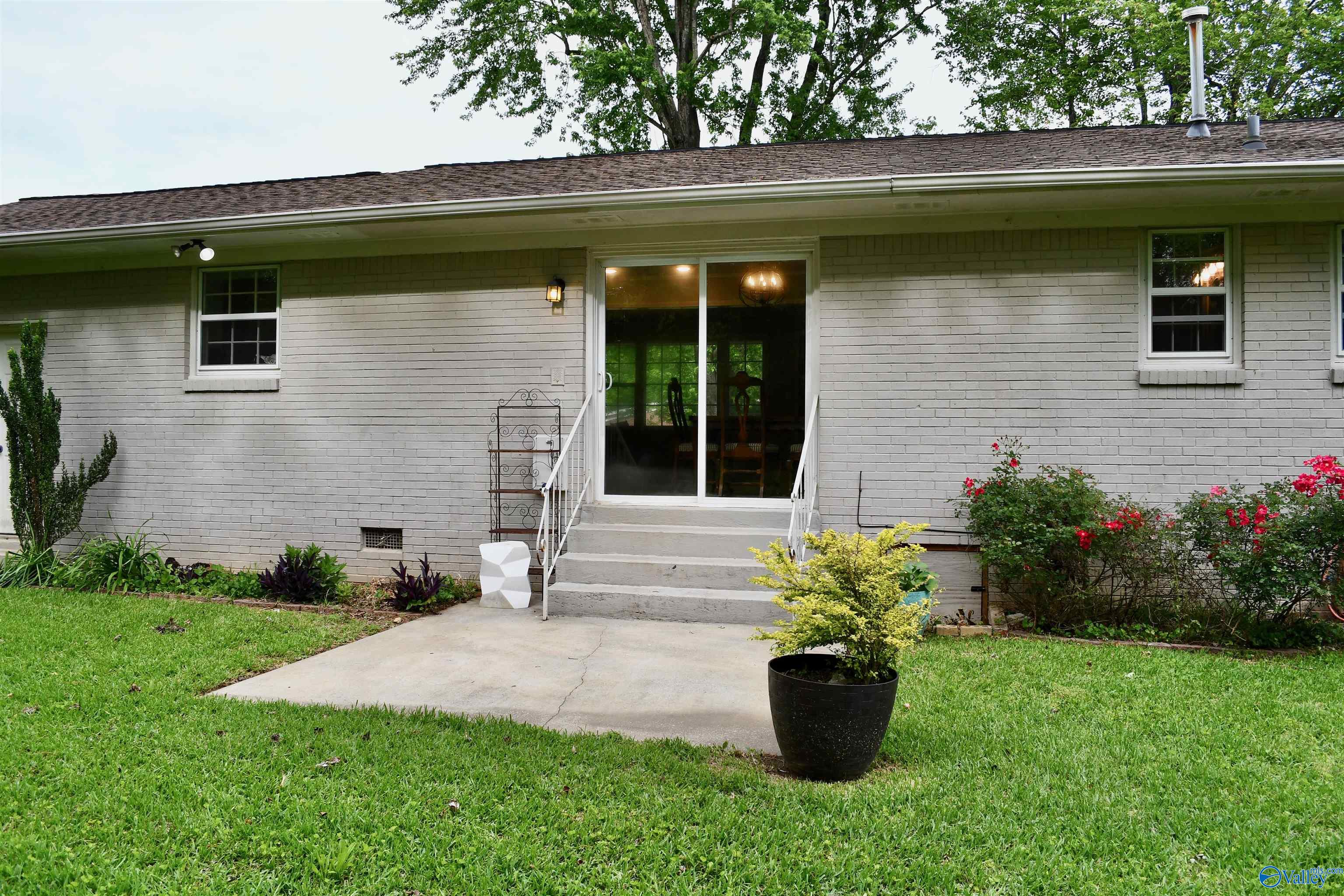 2109 Giles Drive NE