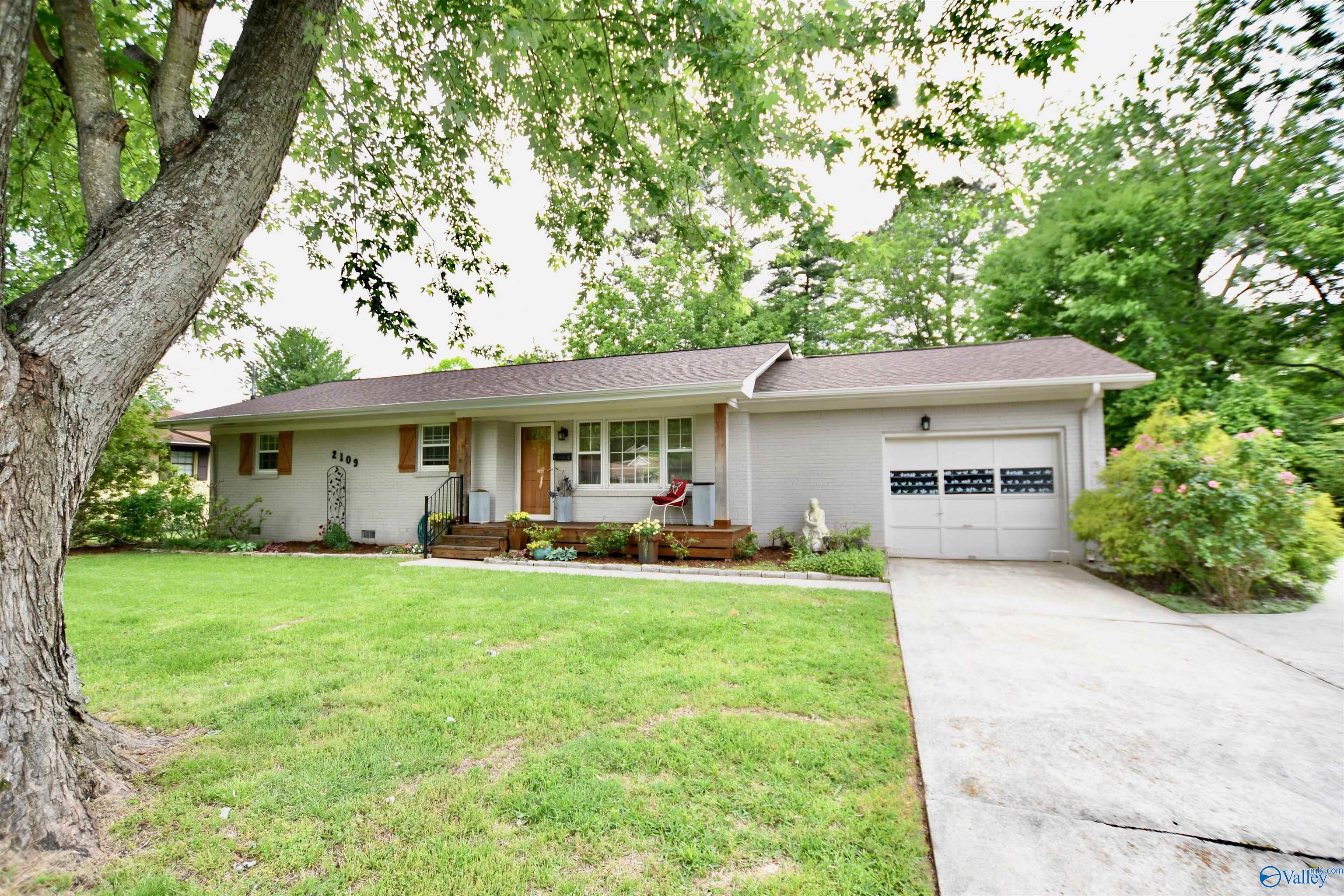 2109 Giles Drive NE