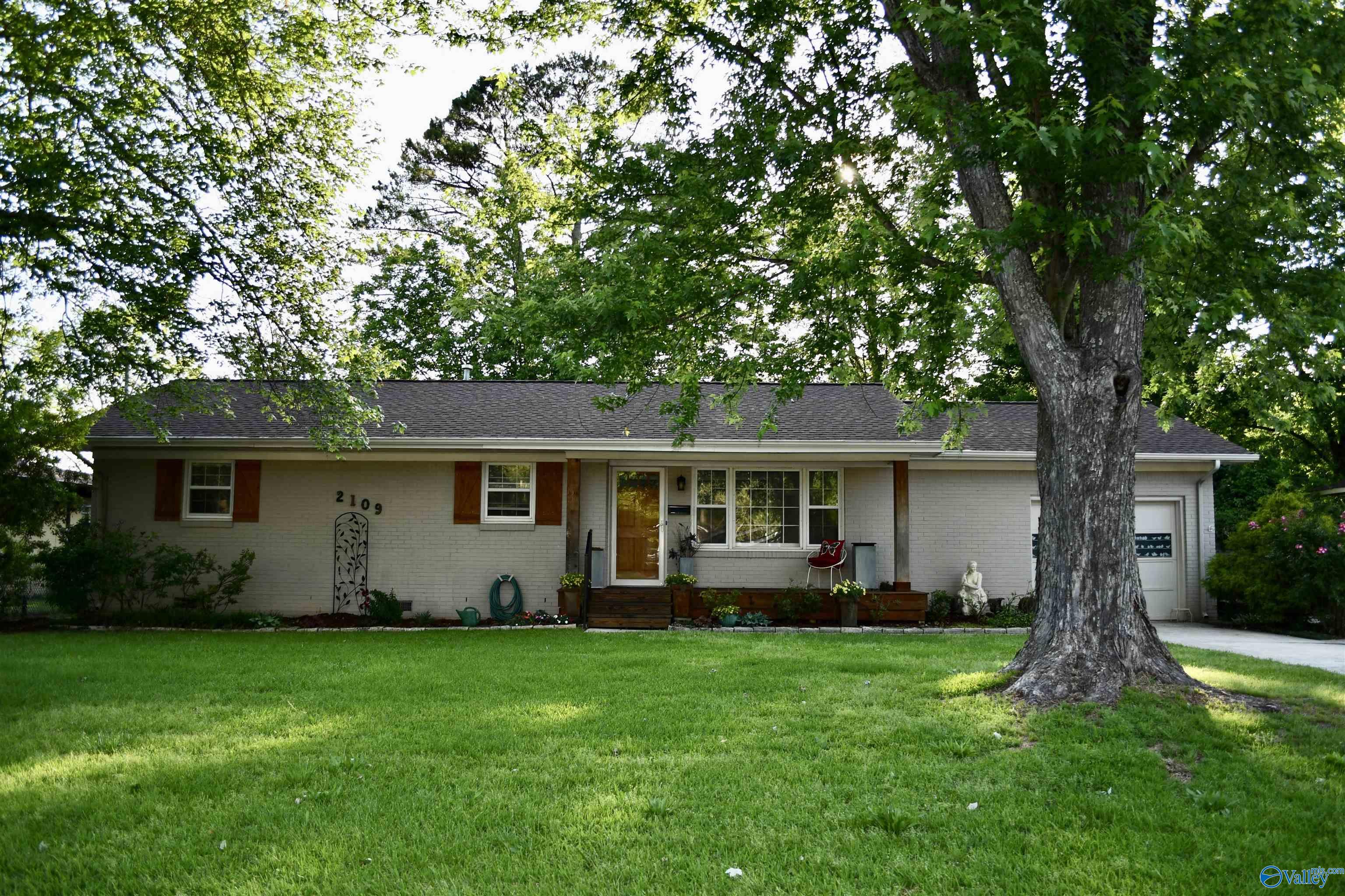 2109 Giles Drive NE