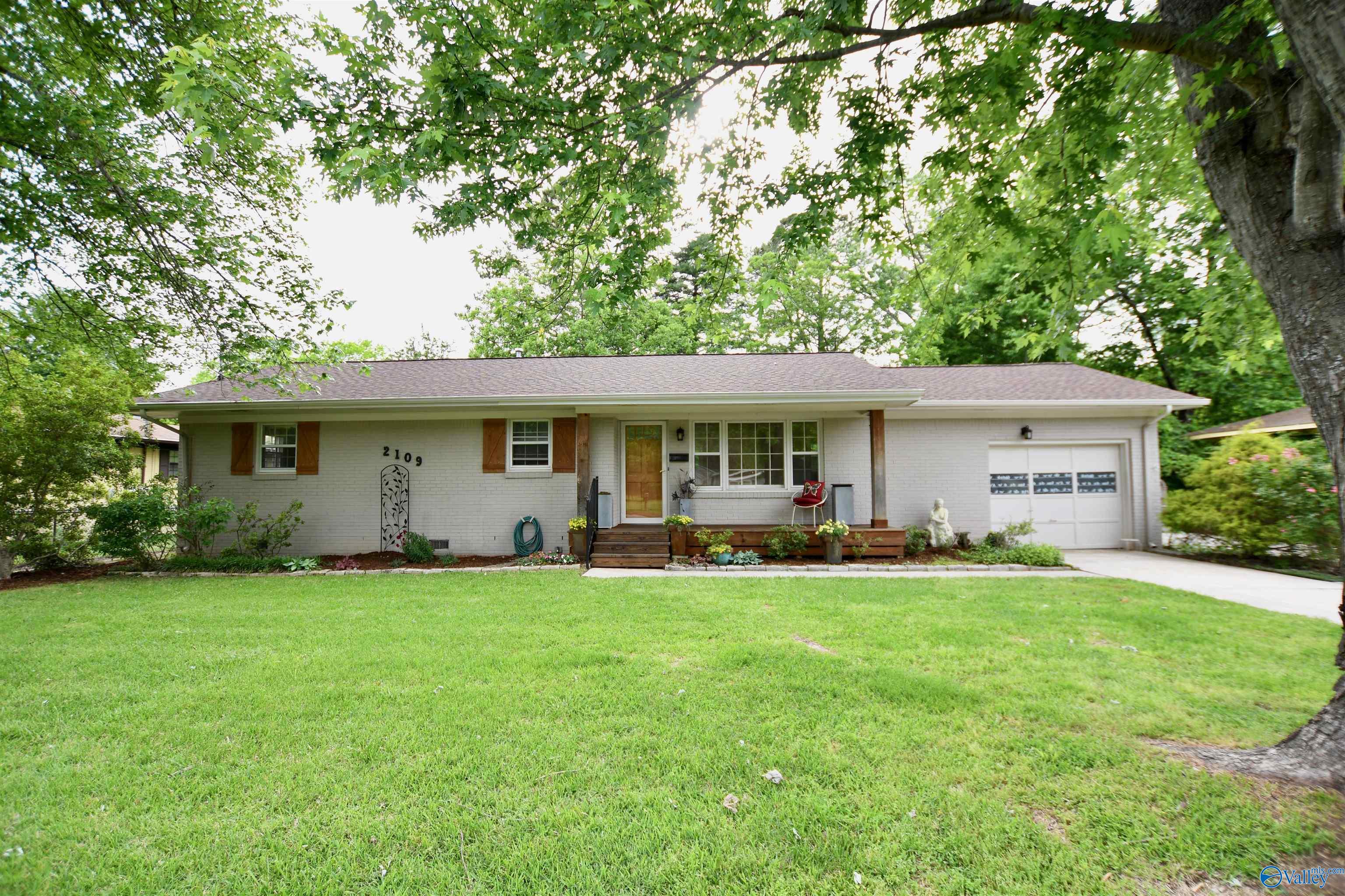 2109 Giles Drive NE