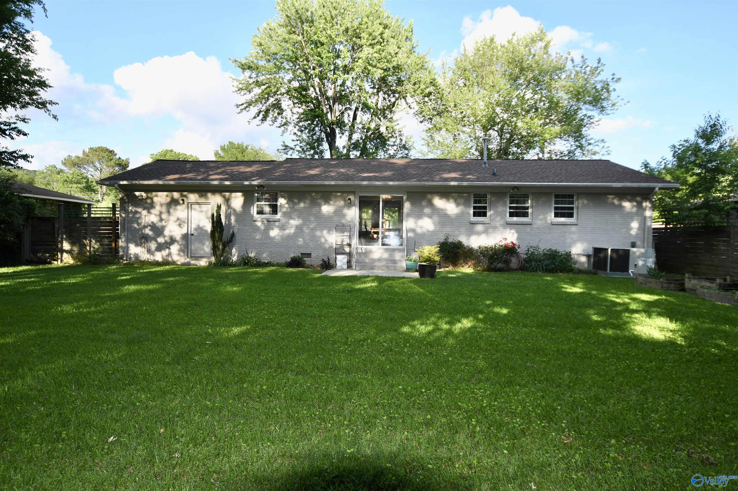 2109 Giles Drive NE