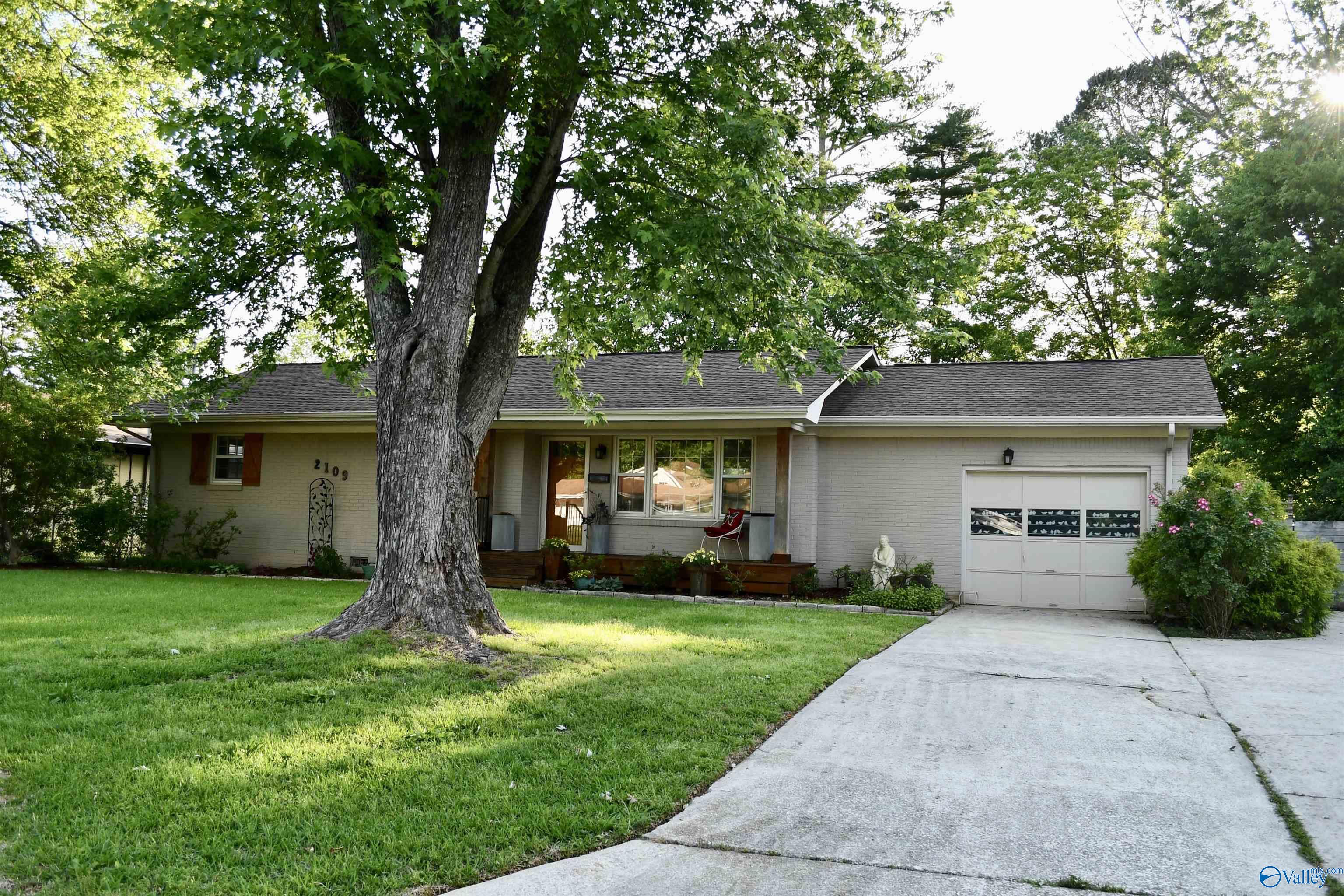 2109 Giles Drive NE