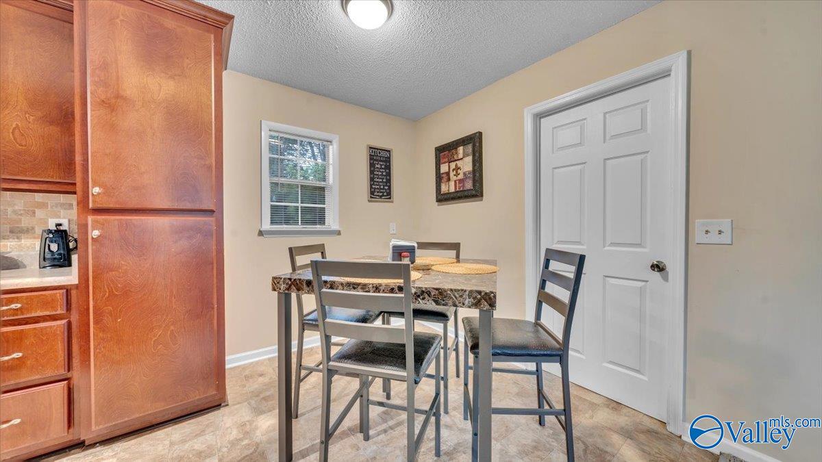 2404 Larkwood Circle