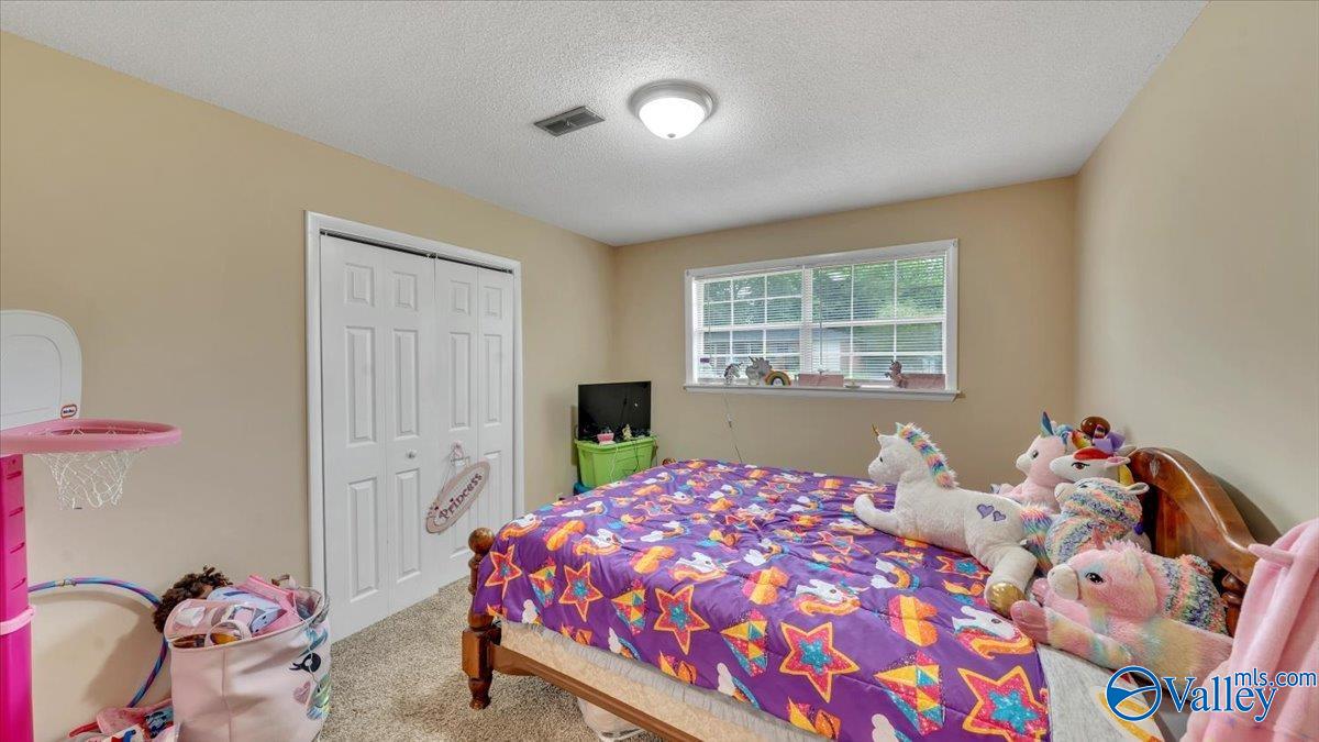 2404 Larkwood Circle