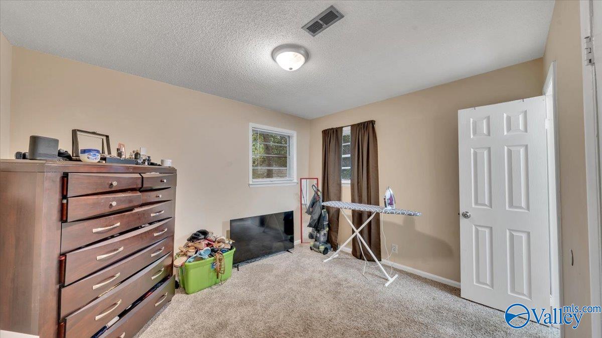 2404 Larkwood Circle