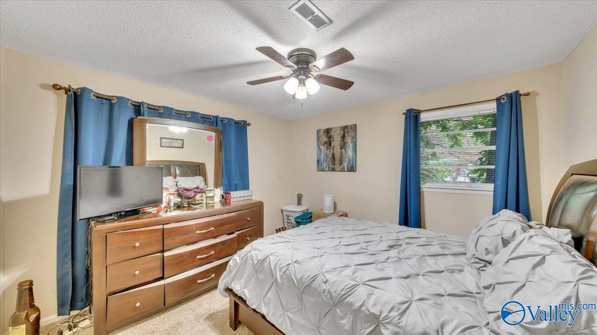 2404 Larkwood Circle