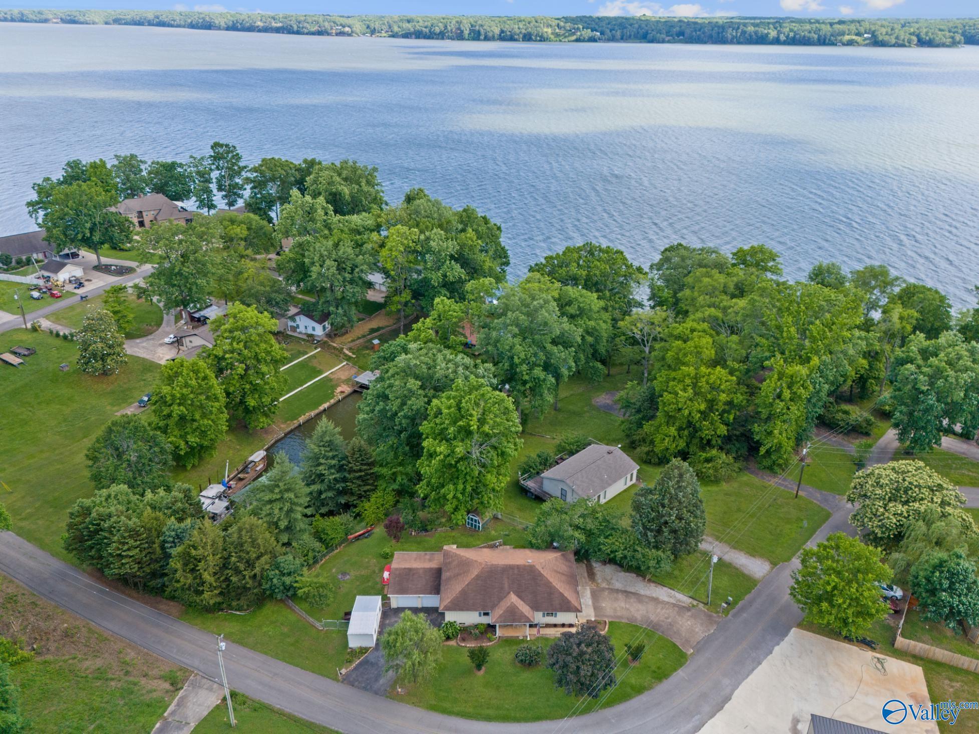406 Aqua Vista Drive