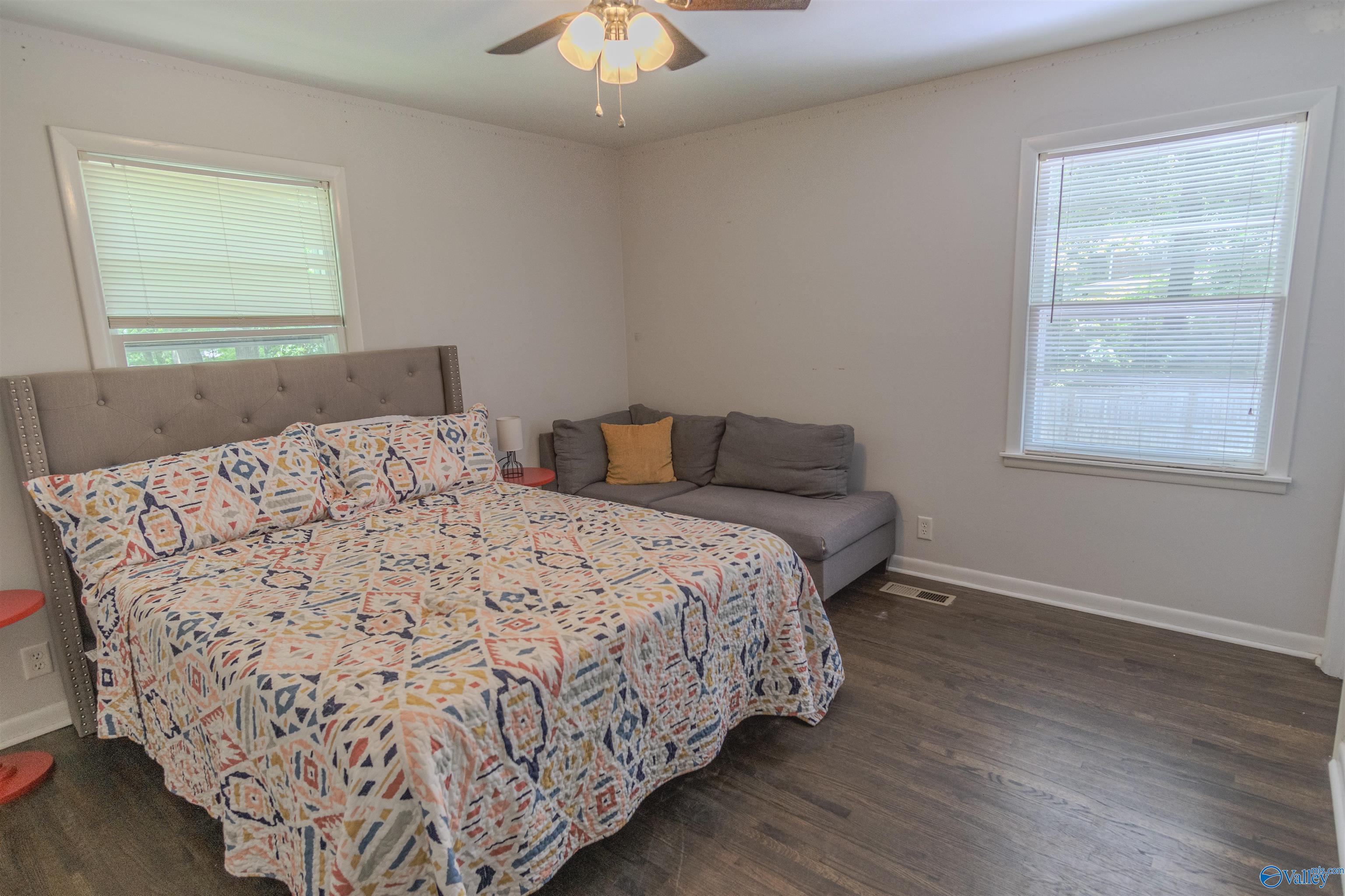 12109 Greenleaf Drive SE