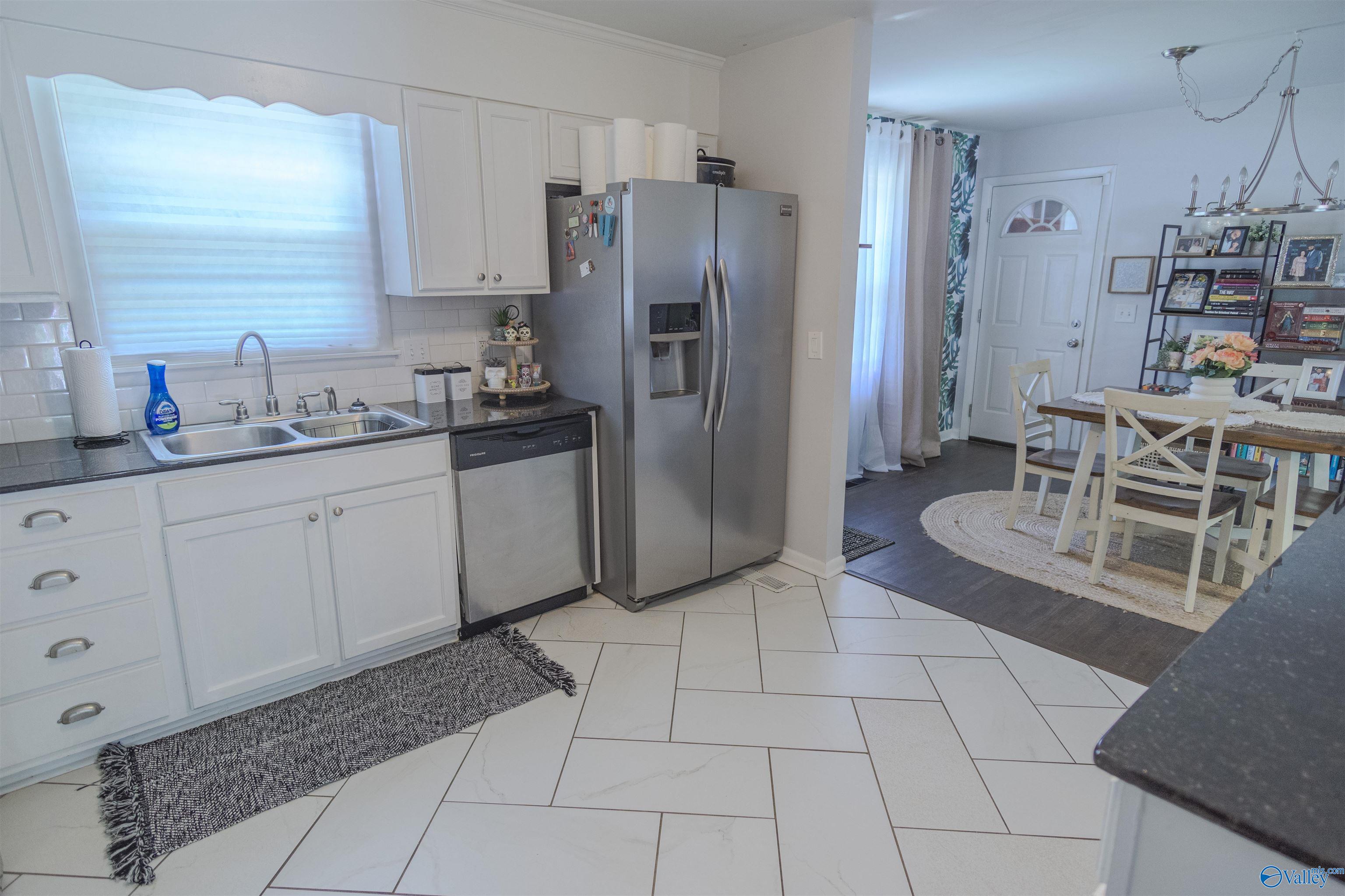 12109 Greenleaf Drive SE