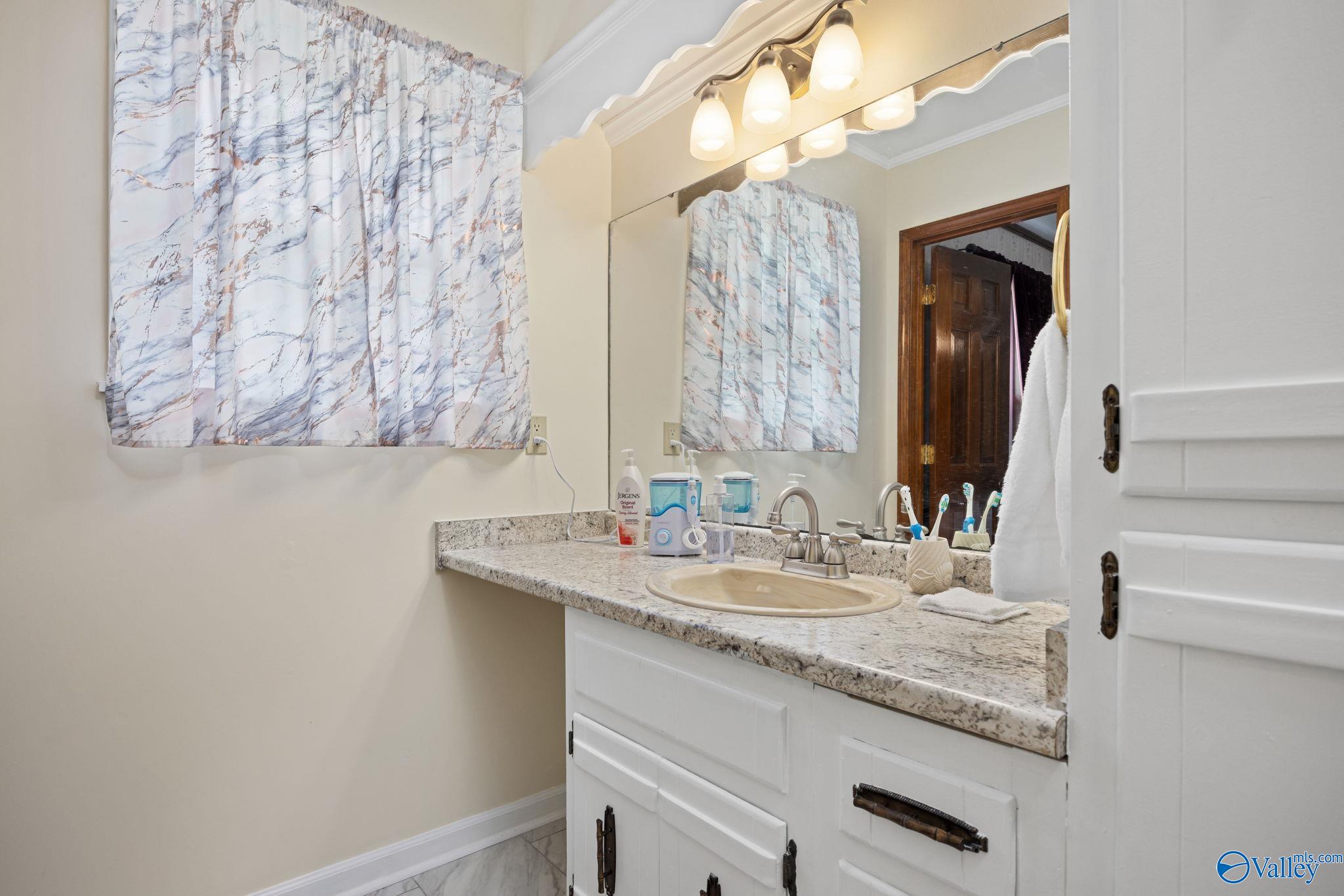 901 Beverly Street NE