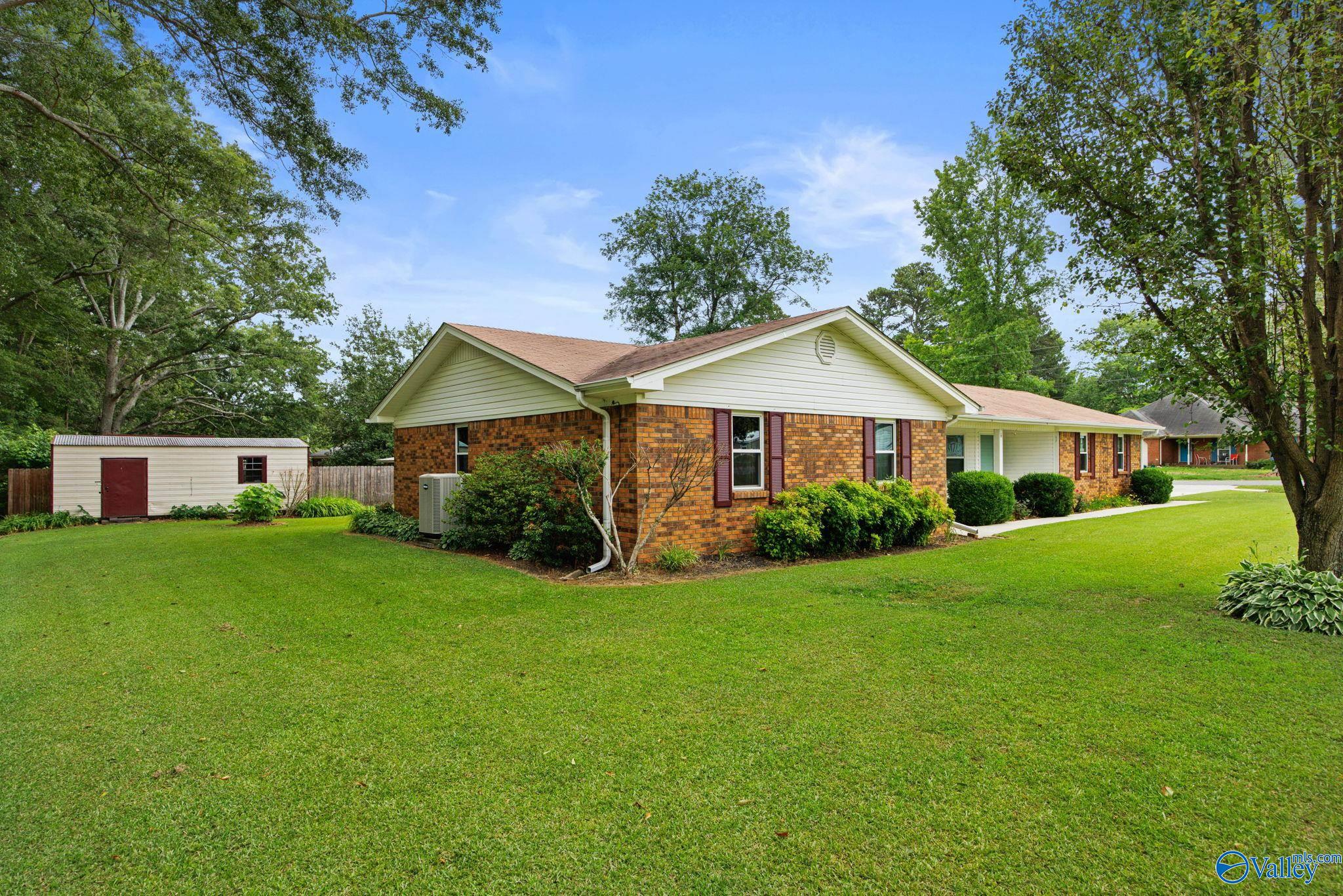 901 Beverly Street NE