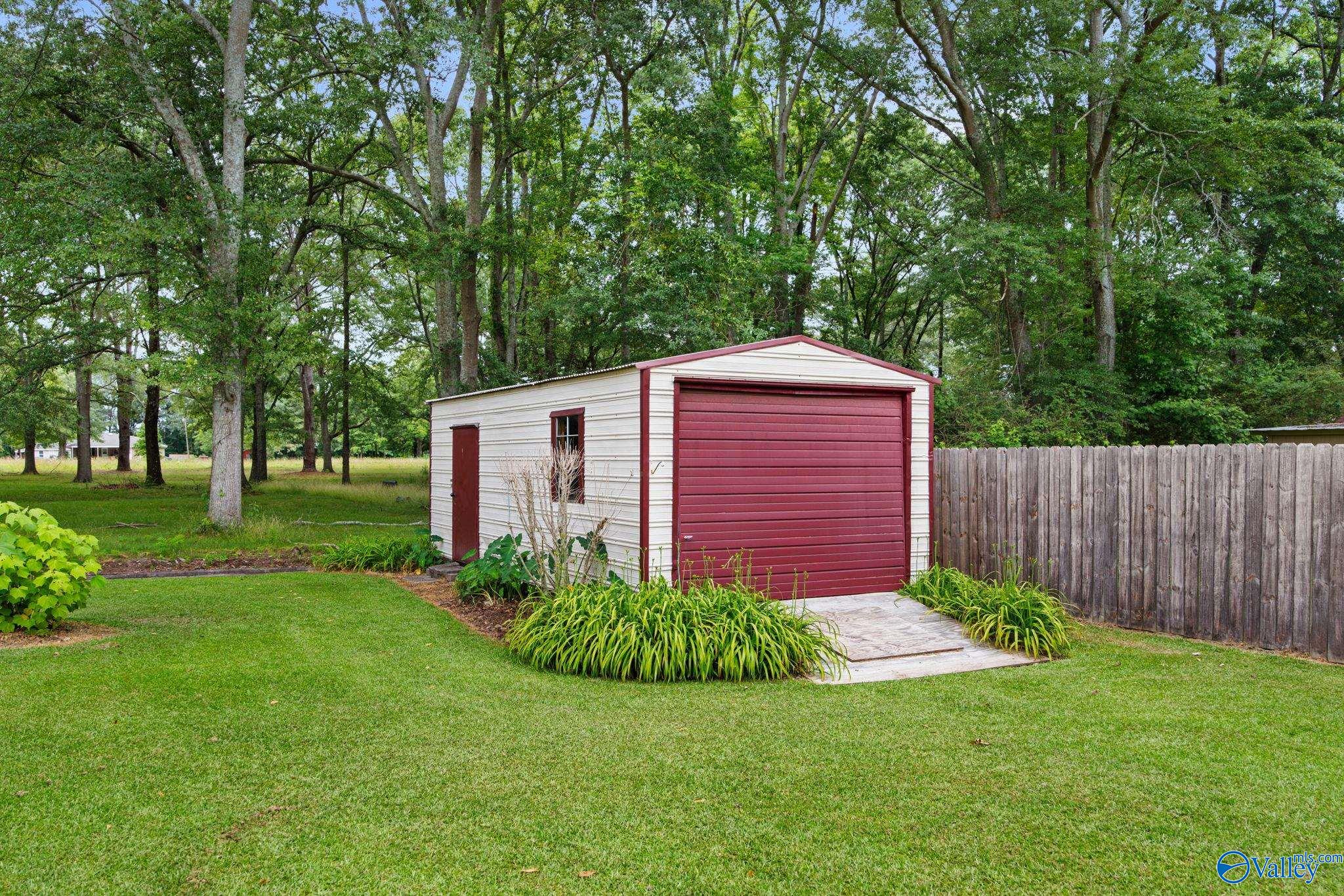 901 Beverly Street NE