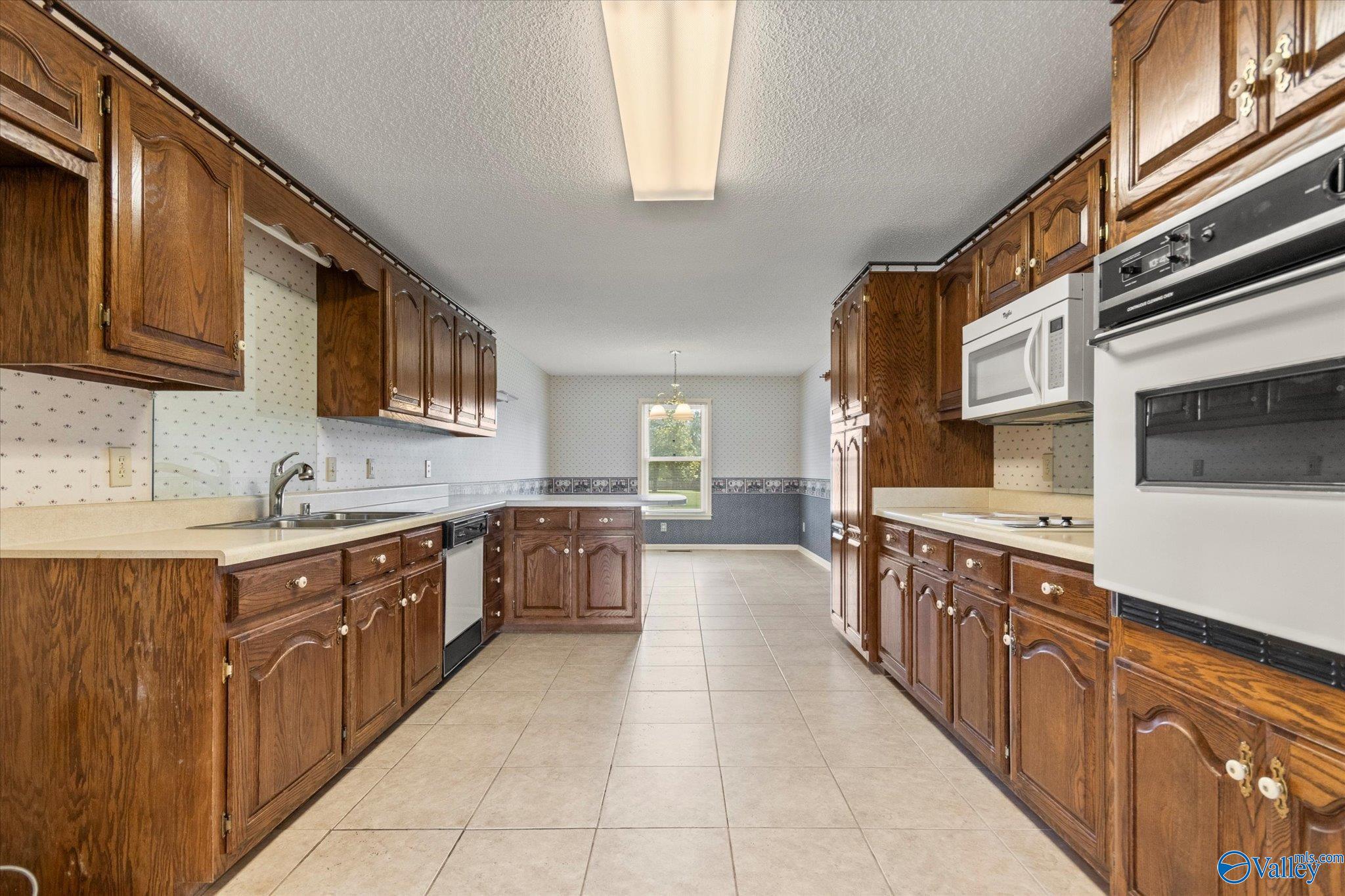 107 Indian Trace Circle