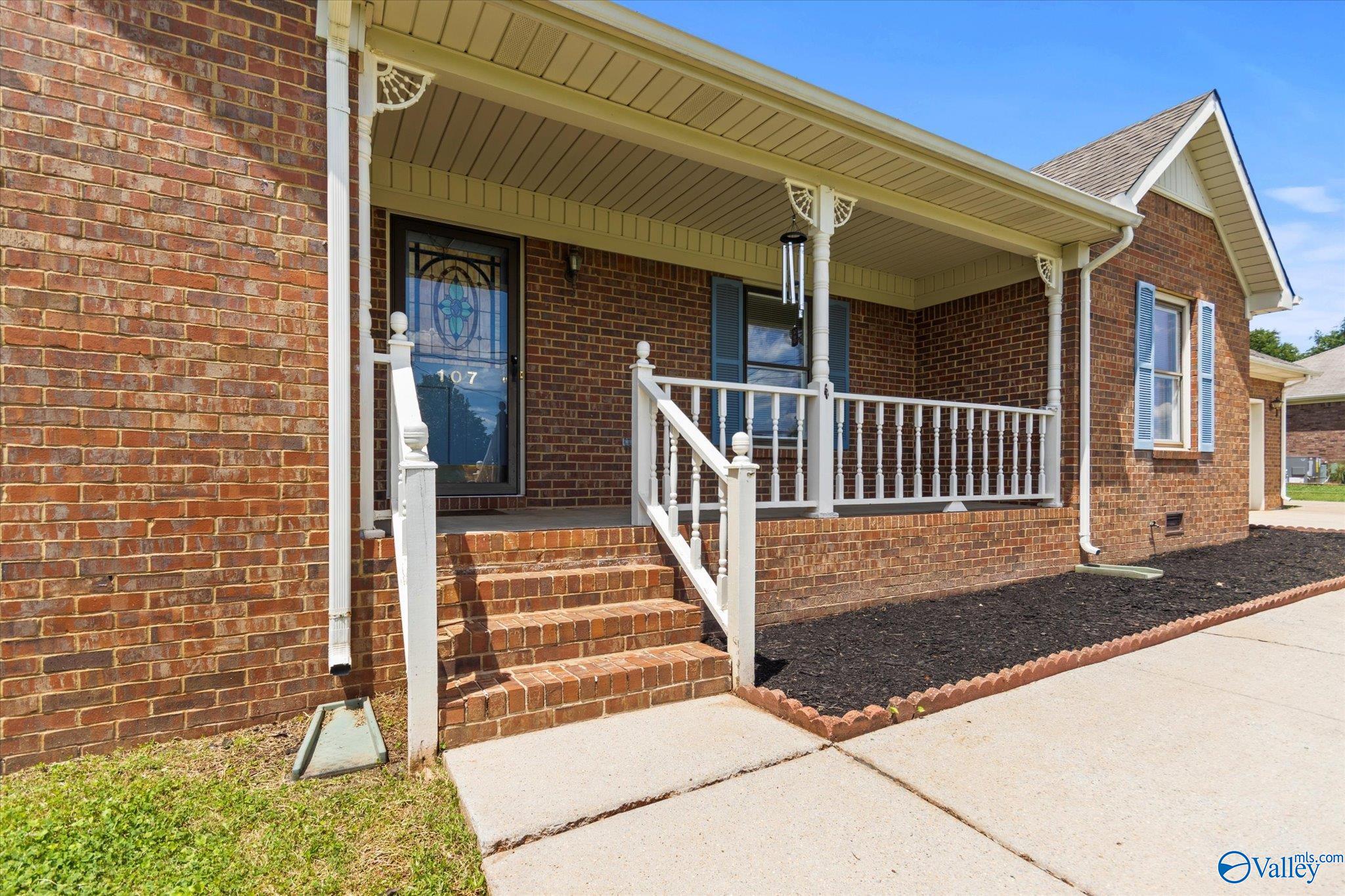 107 Indian Trace Circle