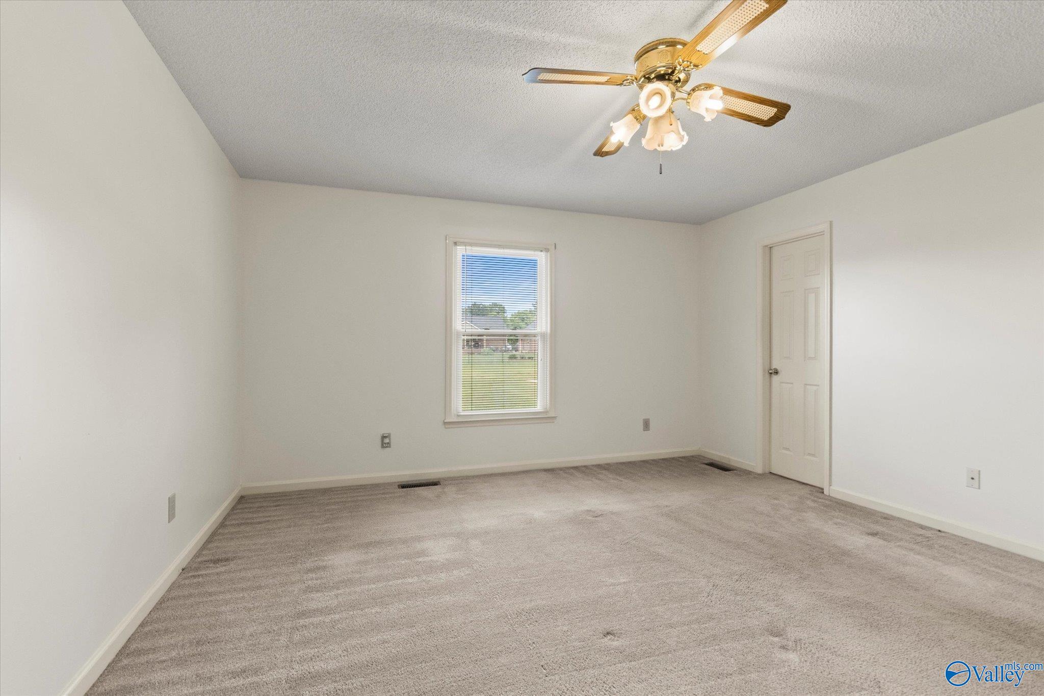 107 Indian Trace Circle
